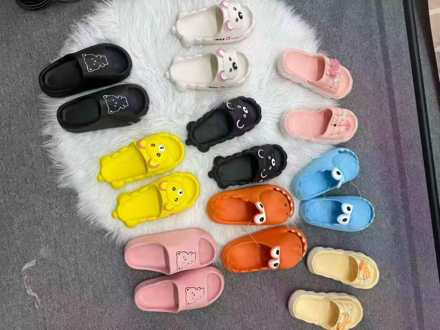 New Summer Women's Slippers Total 8000 Pairs - Image 7