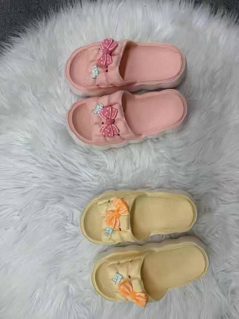 New Summer Women's Slippers Total 8000 Pairs - Image 9