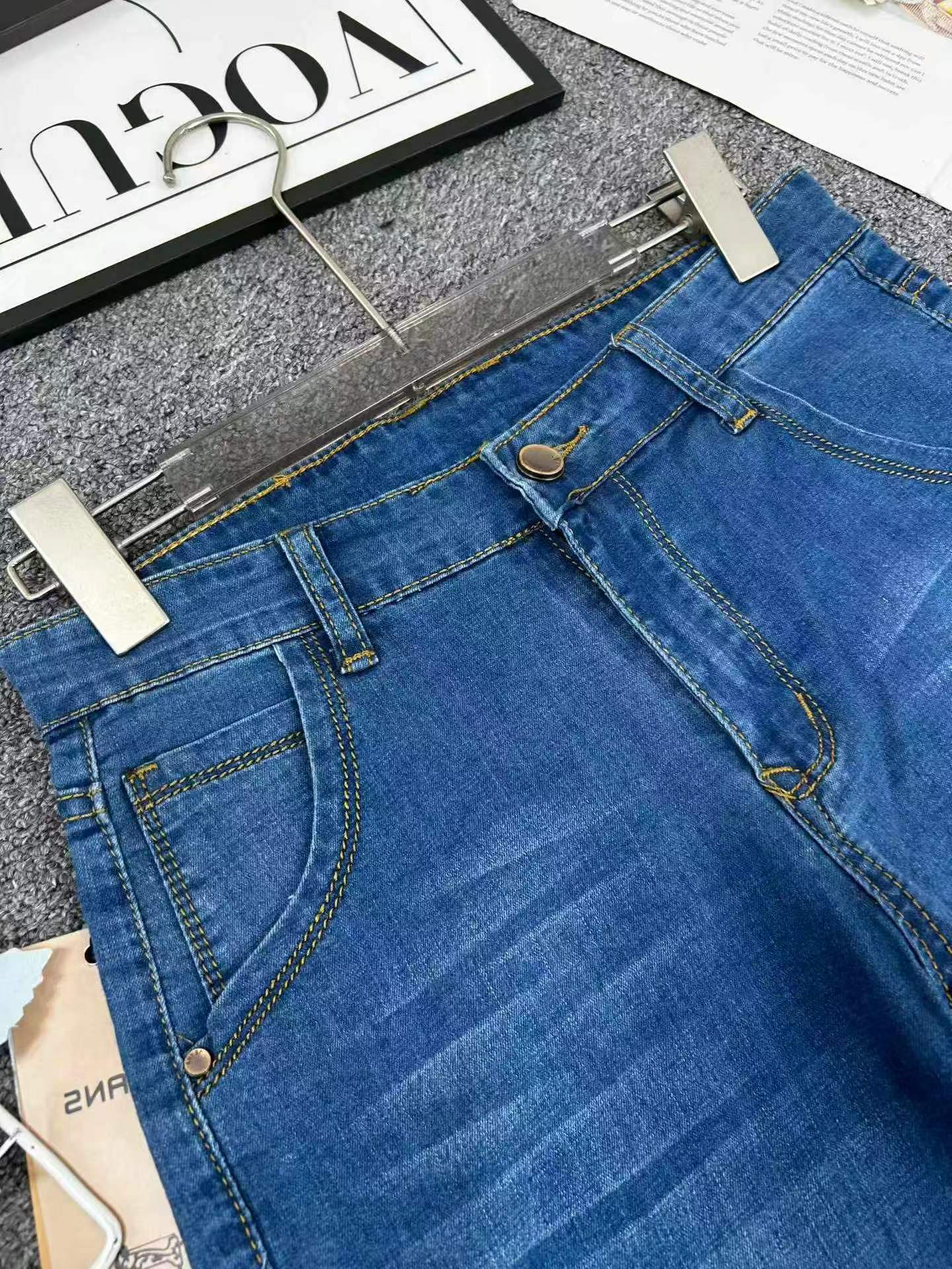 320 Pcs Celana Pendek Jeans Pria Bisnis Elastis Tinggi - Image 2