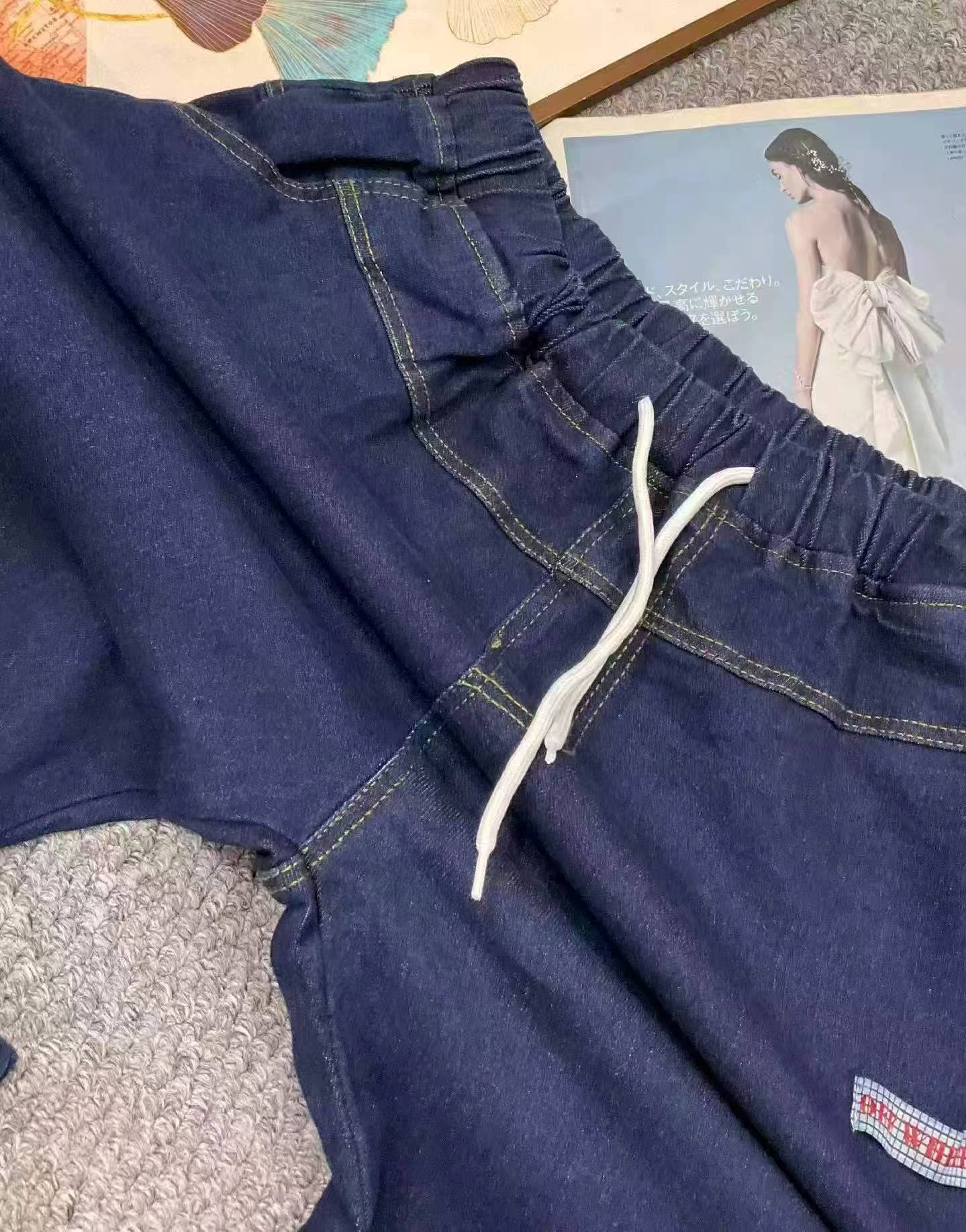 Vipande 650 vya Jeans za Moja kwa Moja za Kiuno cha Mpira za Mtindo wa Kale kwa Majira ya Kuchipua na Kupuputika Majani - Image 9