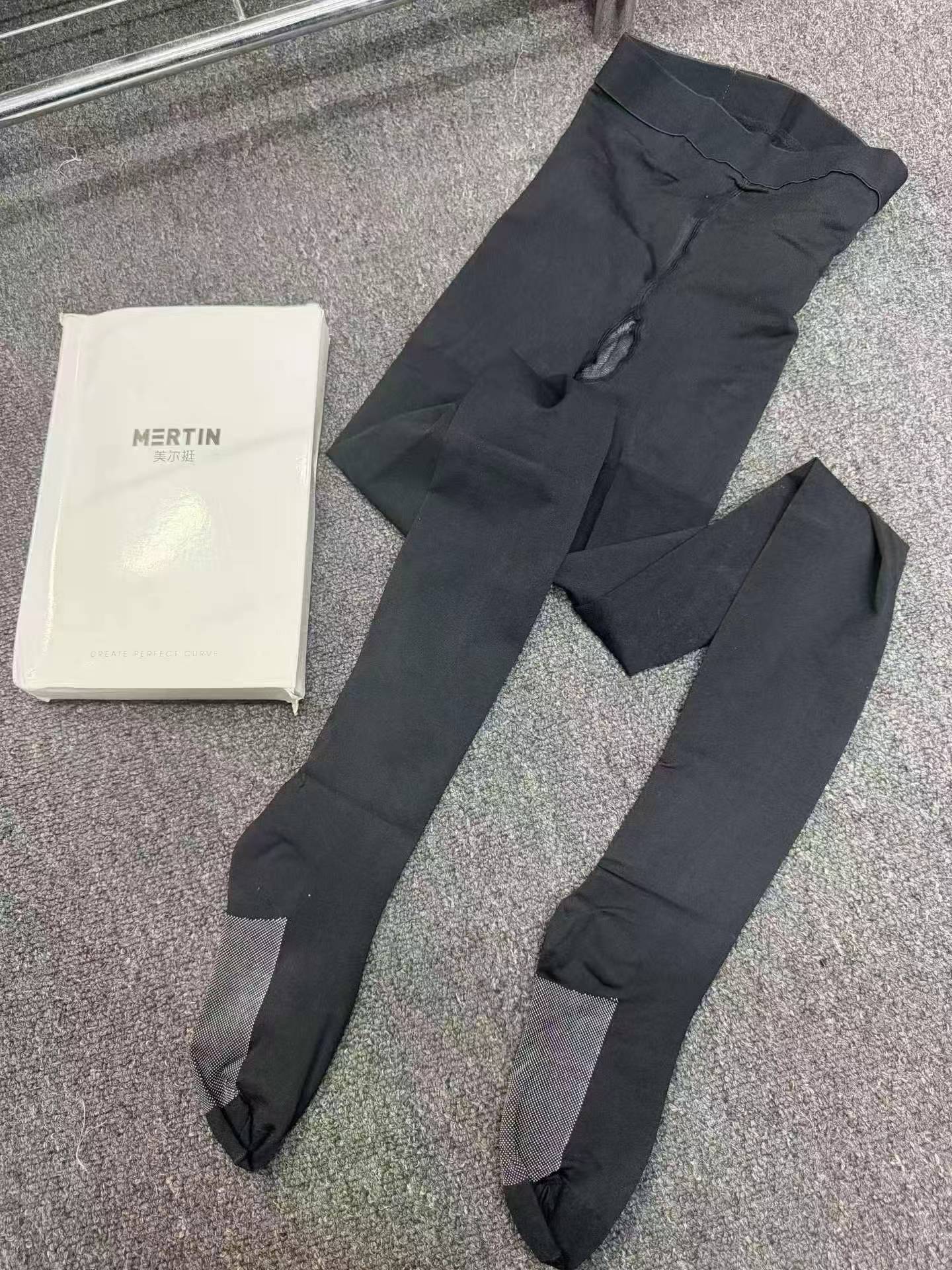 Branded High Compression Black Slimming Footed Tights Total 1330 Boxes - Image 3
