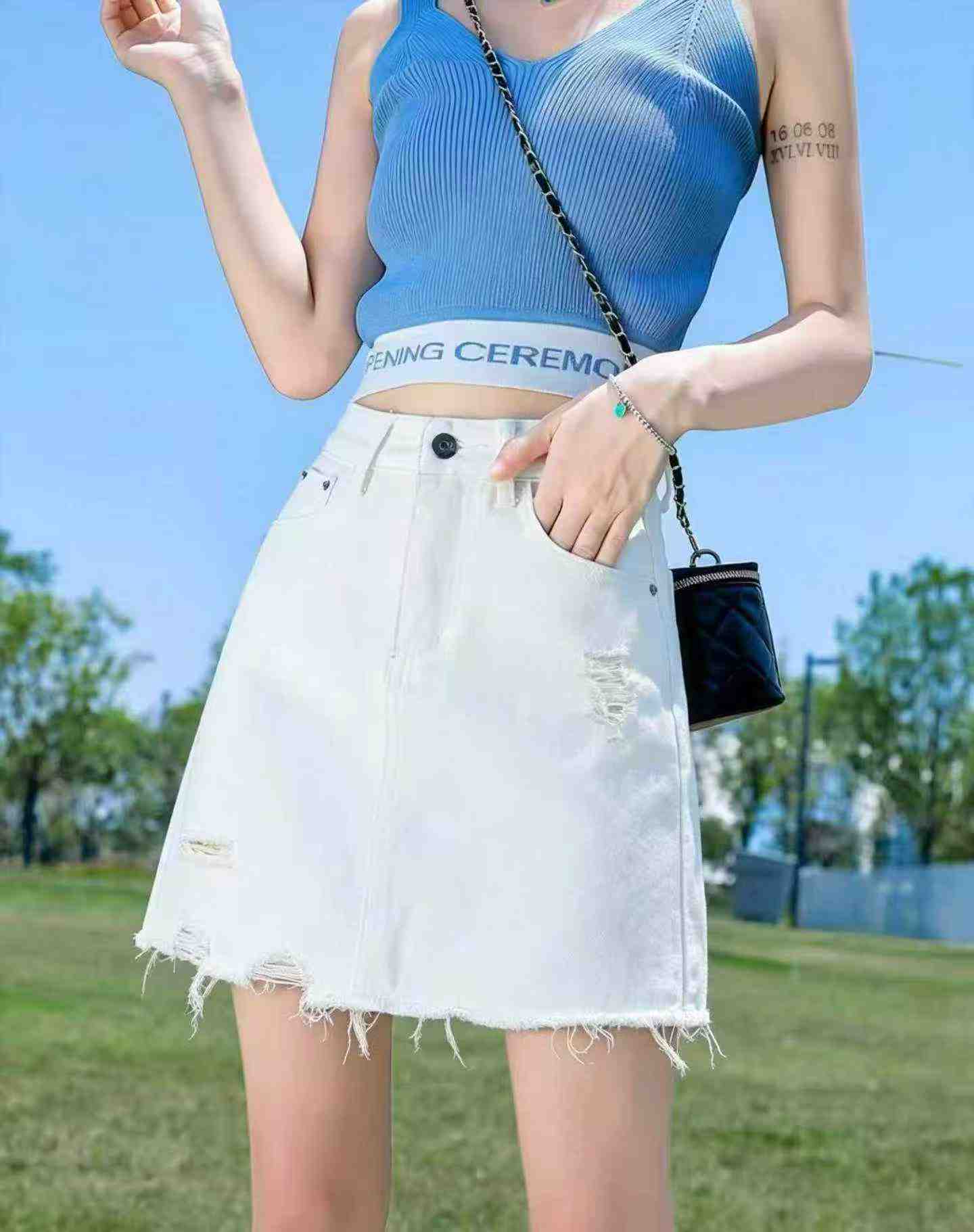423 Pieces White High Waist Slim A-line Denim Skirt - Image 2