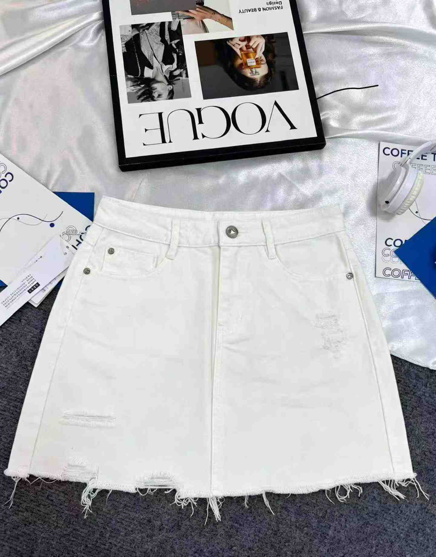 423 Pieces White High Waist Slim A-line Denim Skirt - Image 3