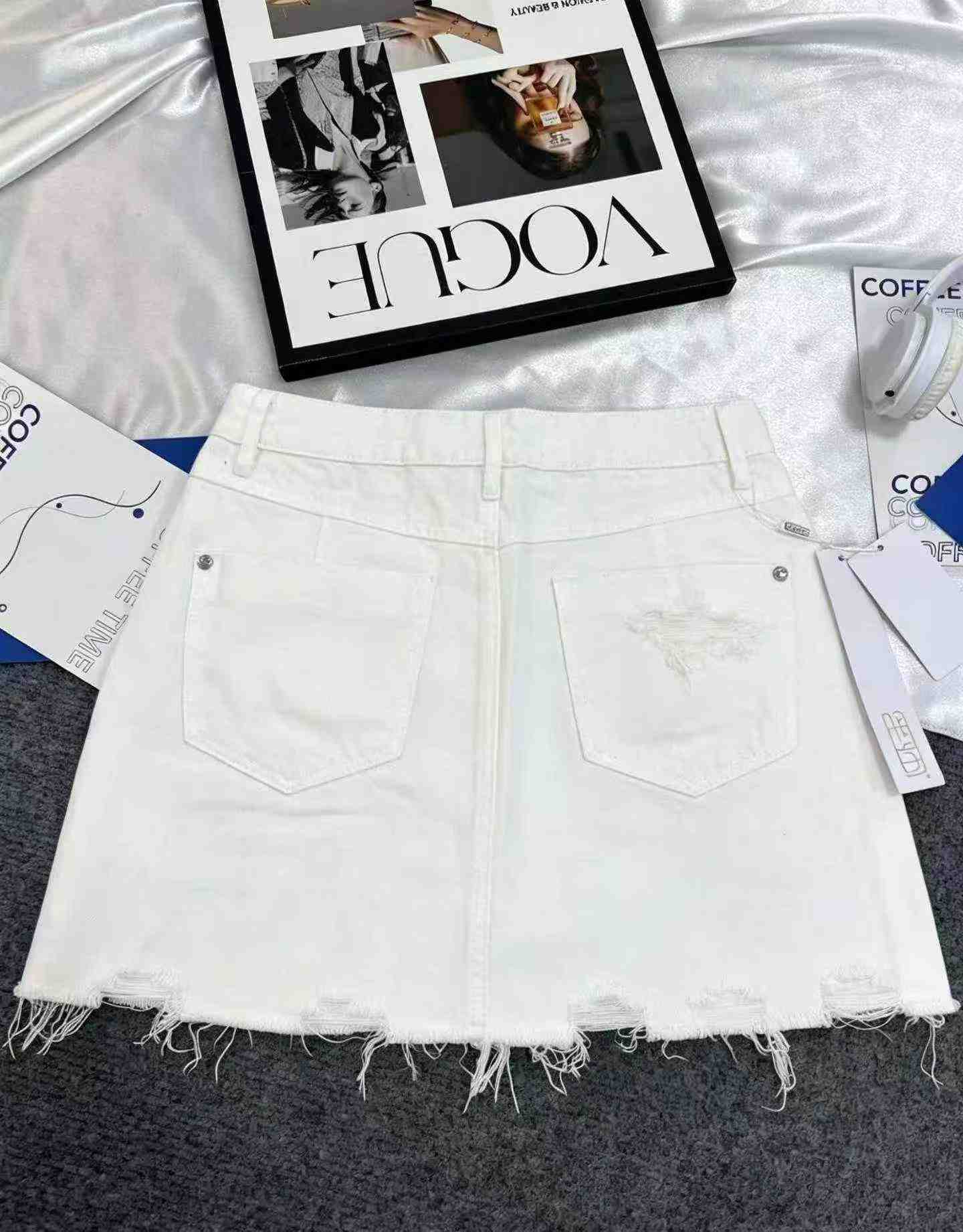 423 Pieces White High Waist Slim A-line Denim Skirt - Image 4