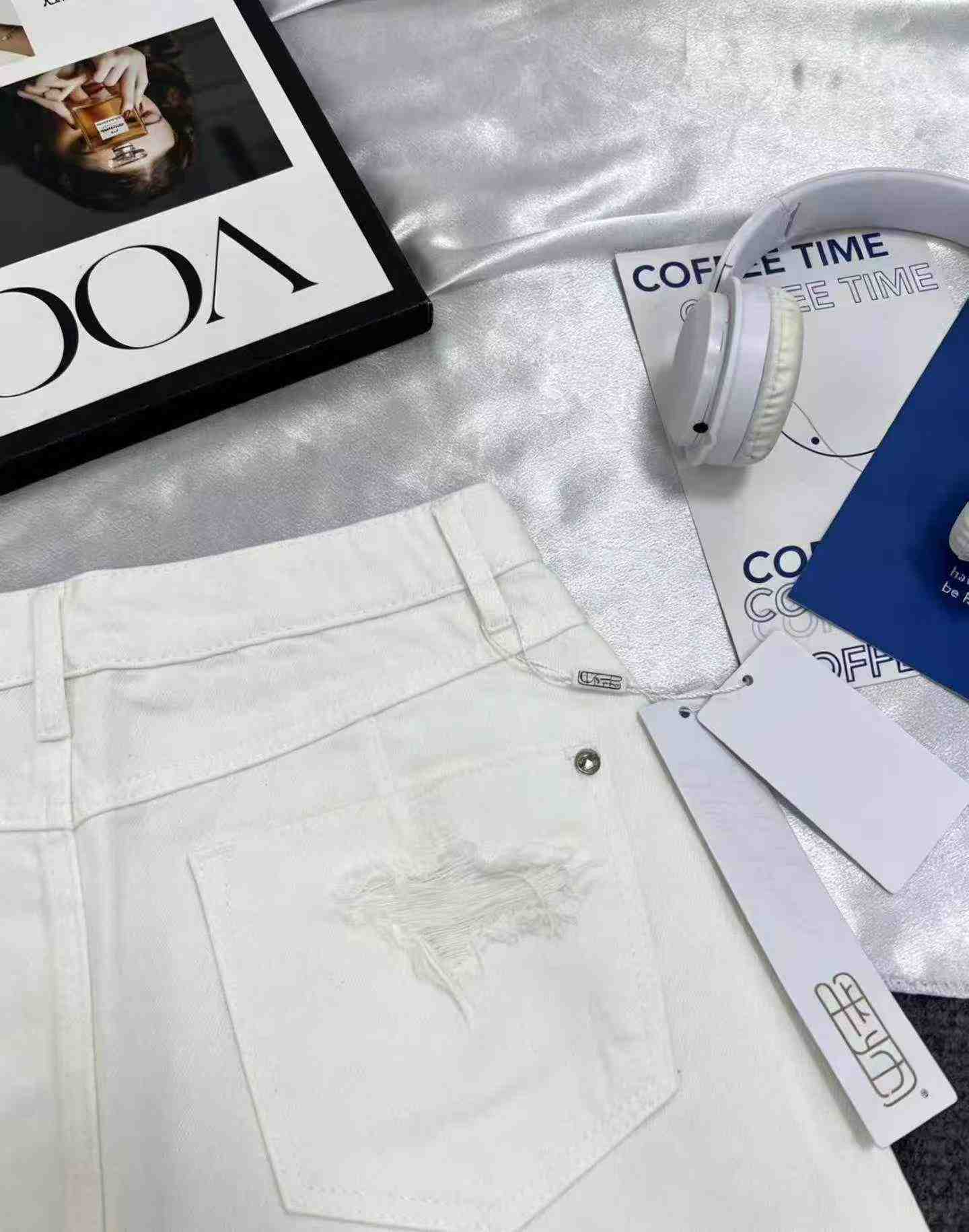 423 Pieces White High Waist Slim A-line Denim Skirt - Image 6
