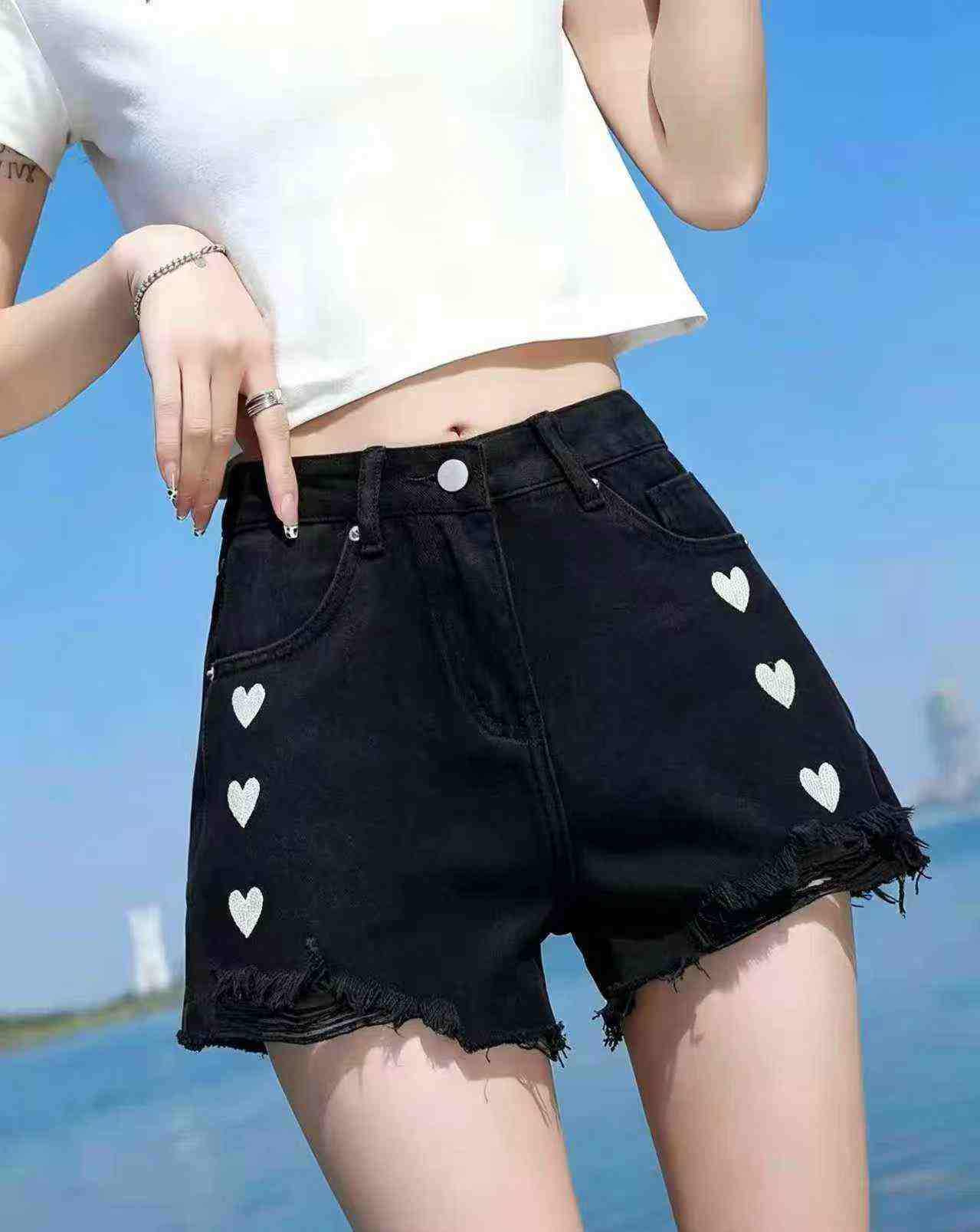 Shorts de mezclilla de tiro alto con corazón bordado para mujer, 260 piezas - Image 2