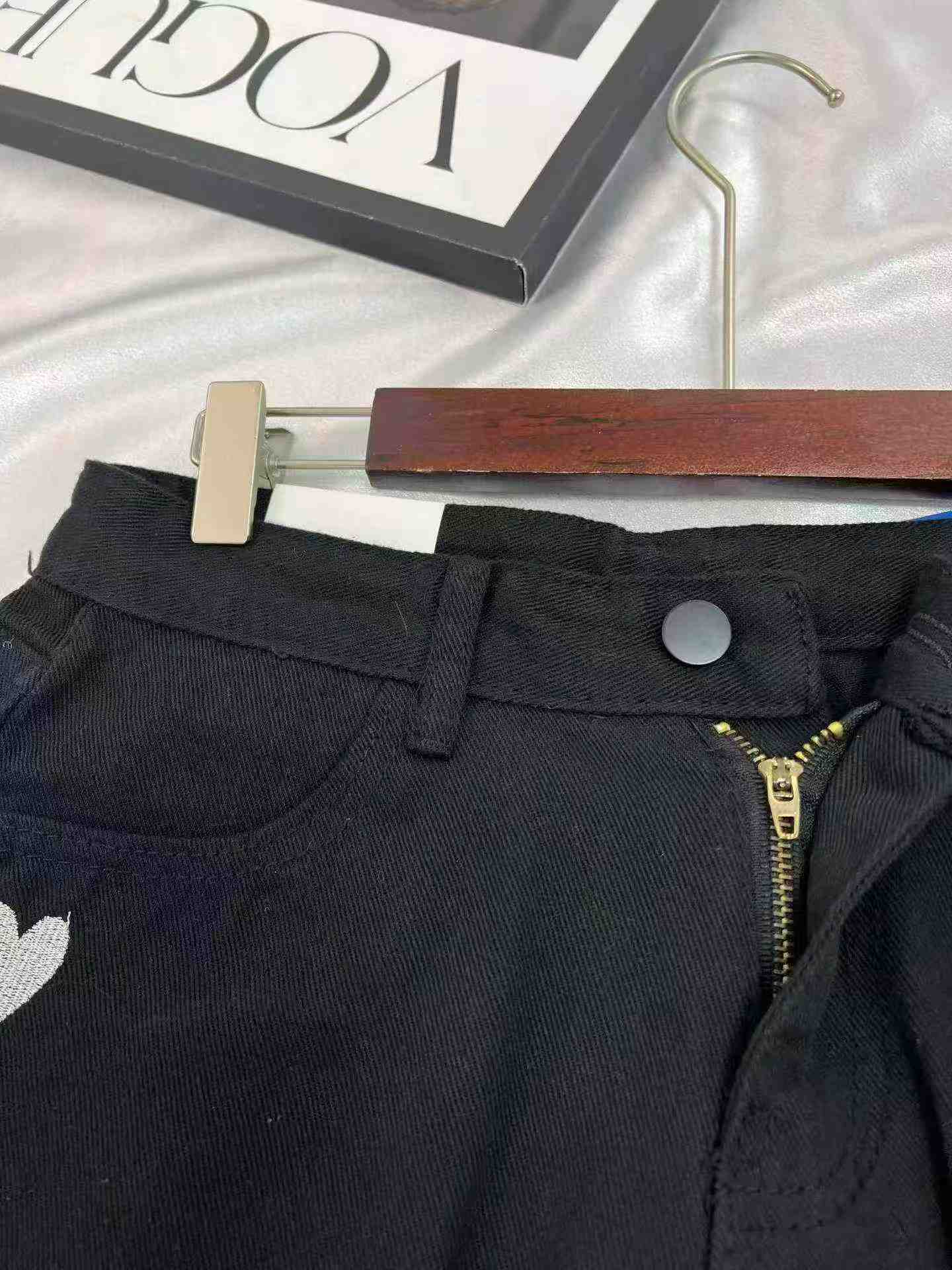 Shorts de mezclilla de tiro alto con corazón bordado para mujer, 260 piezas - Image 5