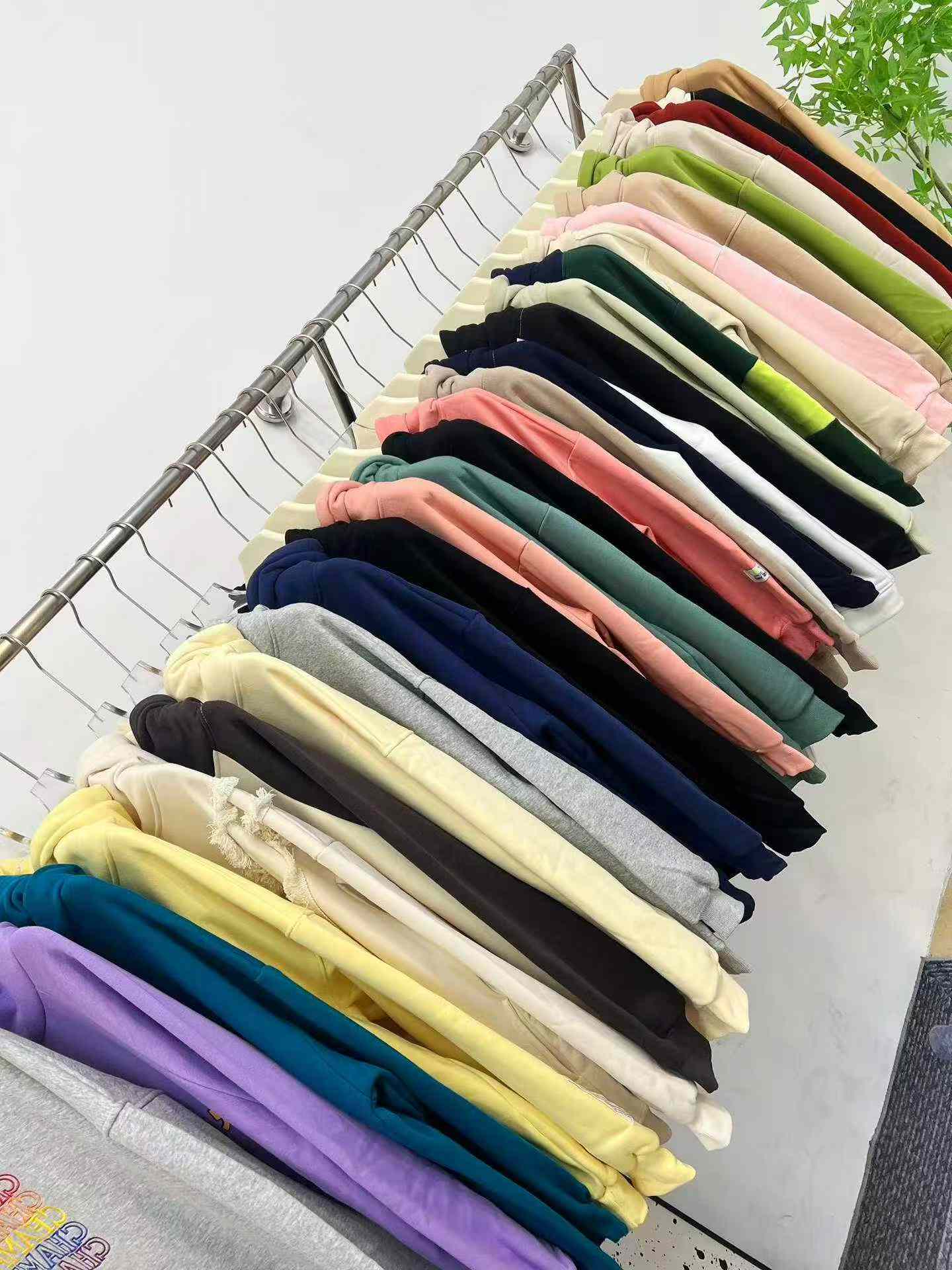 American Trendy Heavy Cotton Thickened Fleece Hoodies 4000 Pieces Bulk Clearance - Image 8