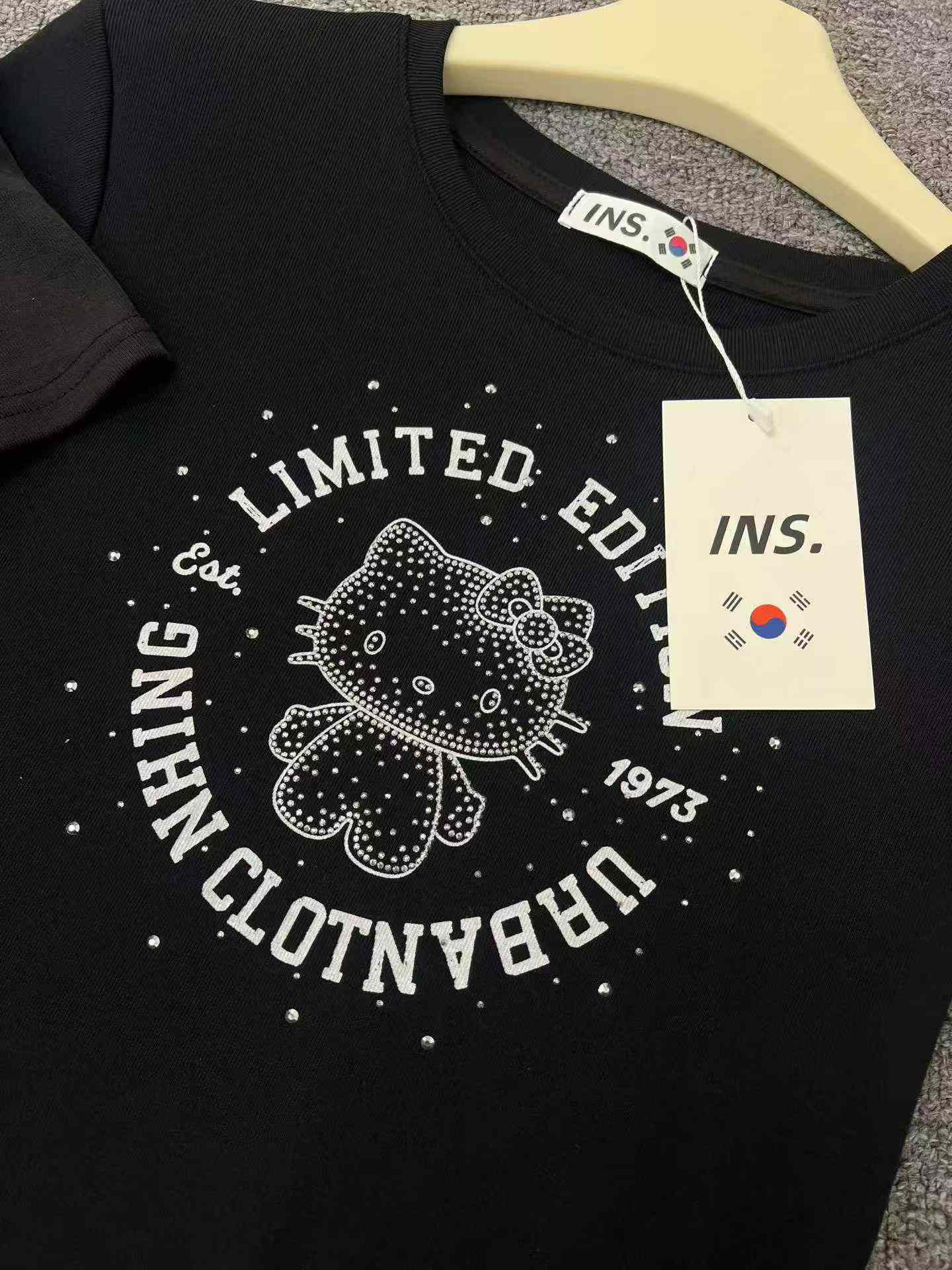 เสื้อยืดผู้หญิงแขนสั้นผ้าฝ้ายประดับลูกปัดคริสตัล สไตล์อเมริกันหวานแซ่บ จำนวน 2,000 ตัว - Image 5