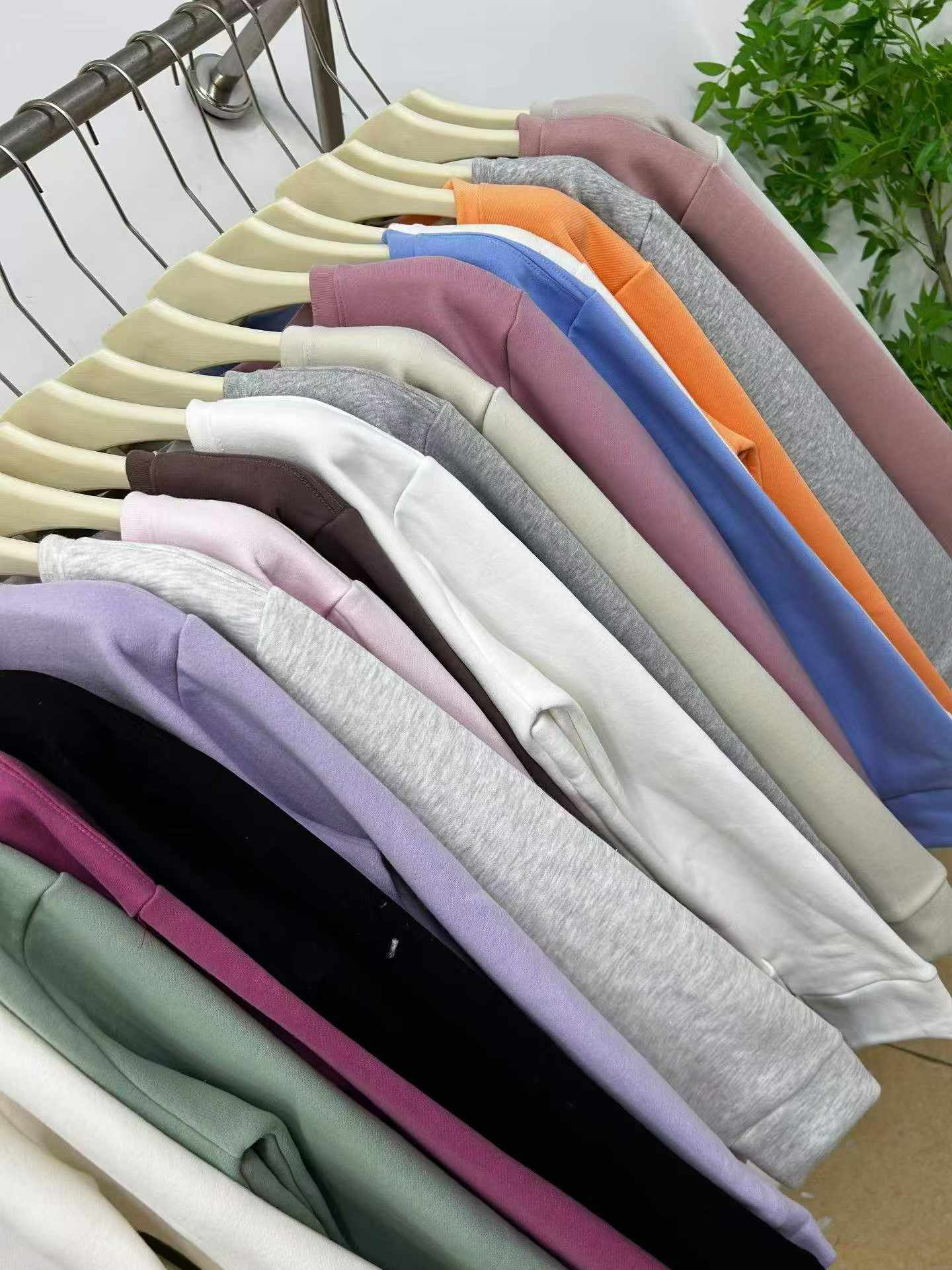 2000PCS Women's Korean Style Cotton Fleece Lined Crew Neck Sweatshirts - Image 5