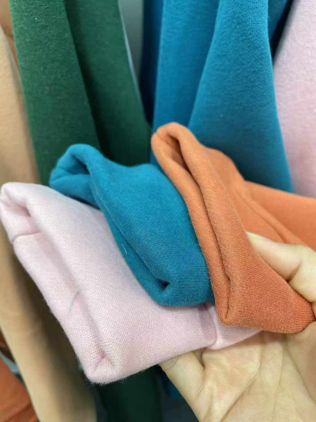 2000PCS Women's Korean Style Cotton Fleece Lined Crew Neck Sweatshirts - Image 8