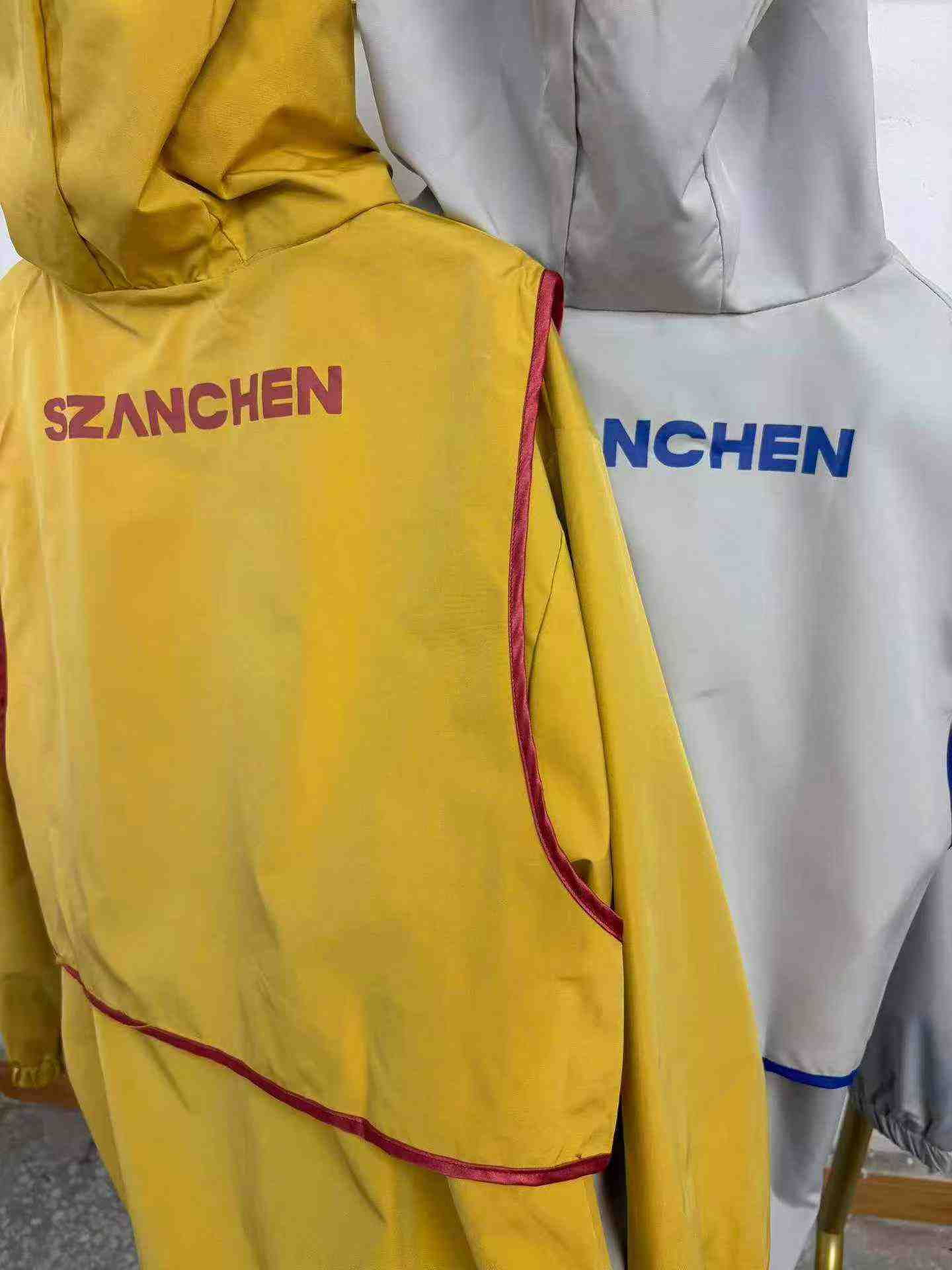 265 Pcs High Quality Unisex American Trendy 2-in-1 Cargo Windbreaker Jacket - Image 7