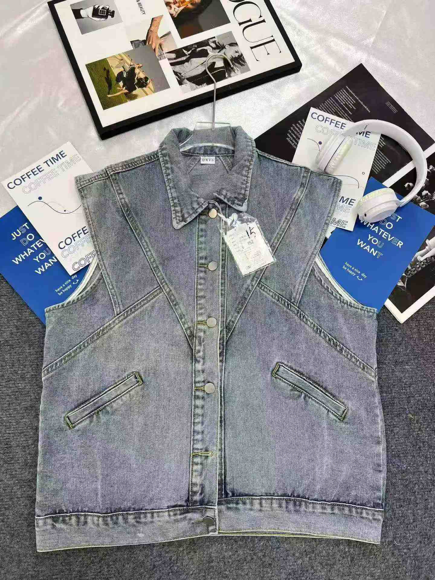1300 PCS Rompi Denim Baru Kualitas Tinggi & Atasan Denim Lengan Pendek - Image 7