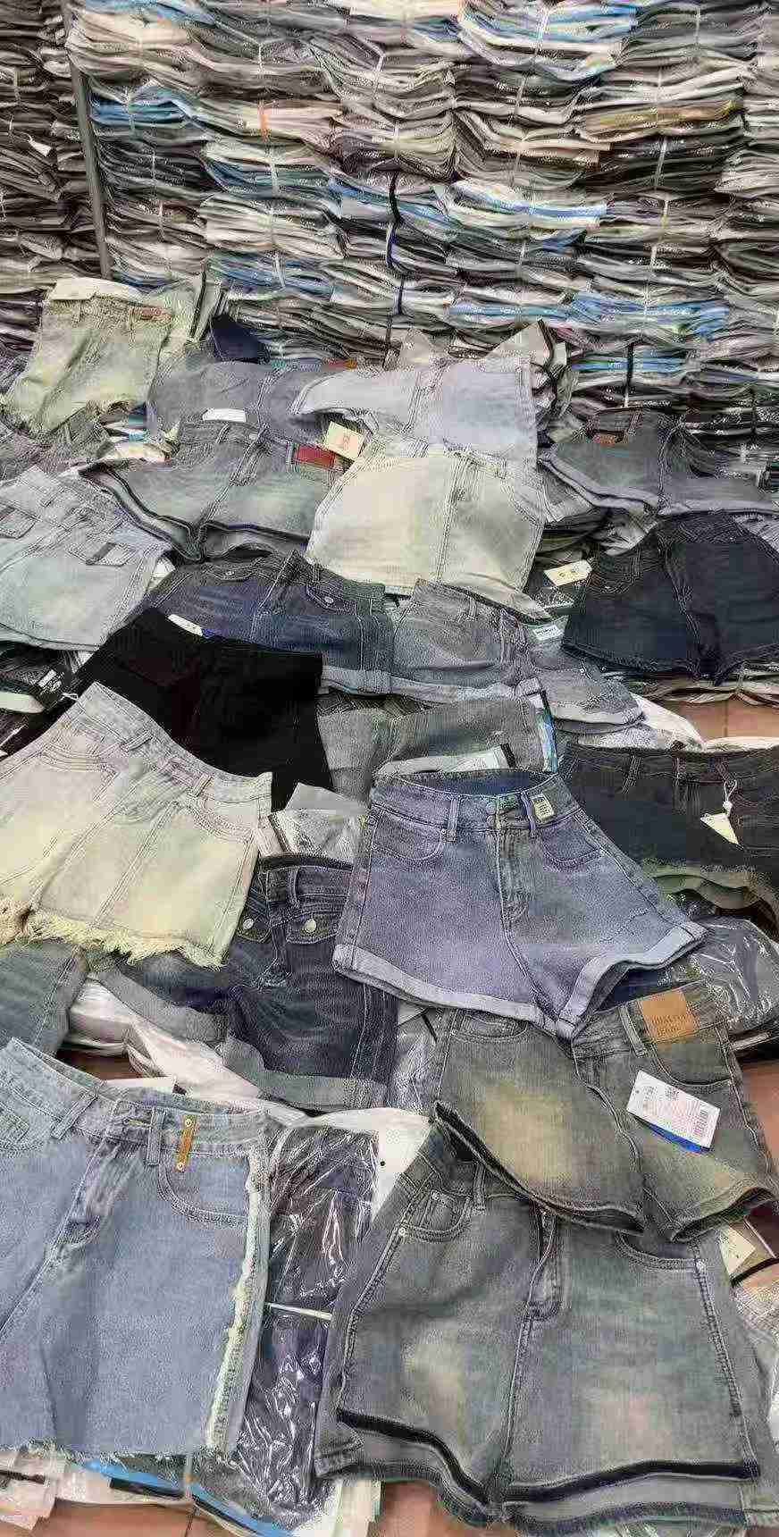 Toptan Stok Fazlası 3000+ Adet Yazlık Hafif Denim Alt Giyim - Image 2