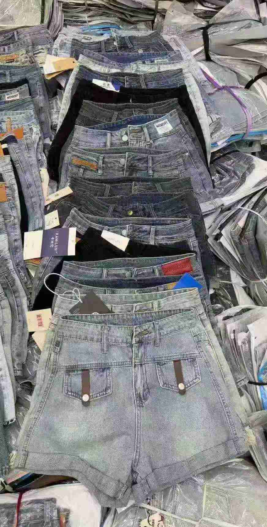 Toptan Stok Fazlası 3000+ Adet Yazlık Hafif Denim Alt Giyim - Image 8