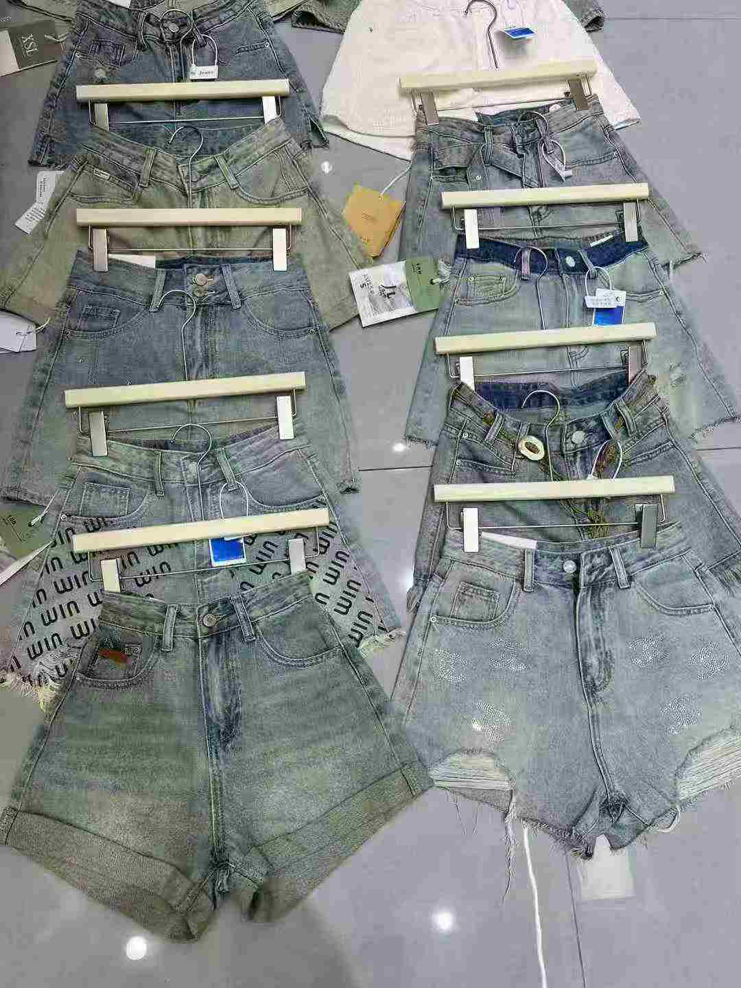 กางเกงขาสั้นและกระโปรงยีนส์ใหม่ คละแบบ คุณภาพสูง 1000 ตัว ขนาด S-XL - Image 2