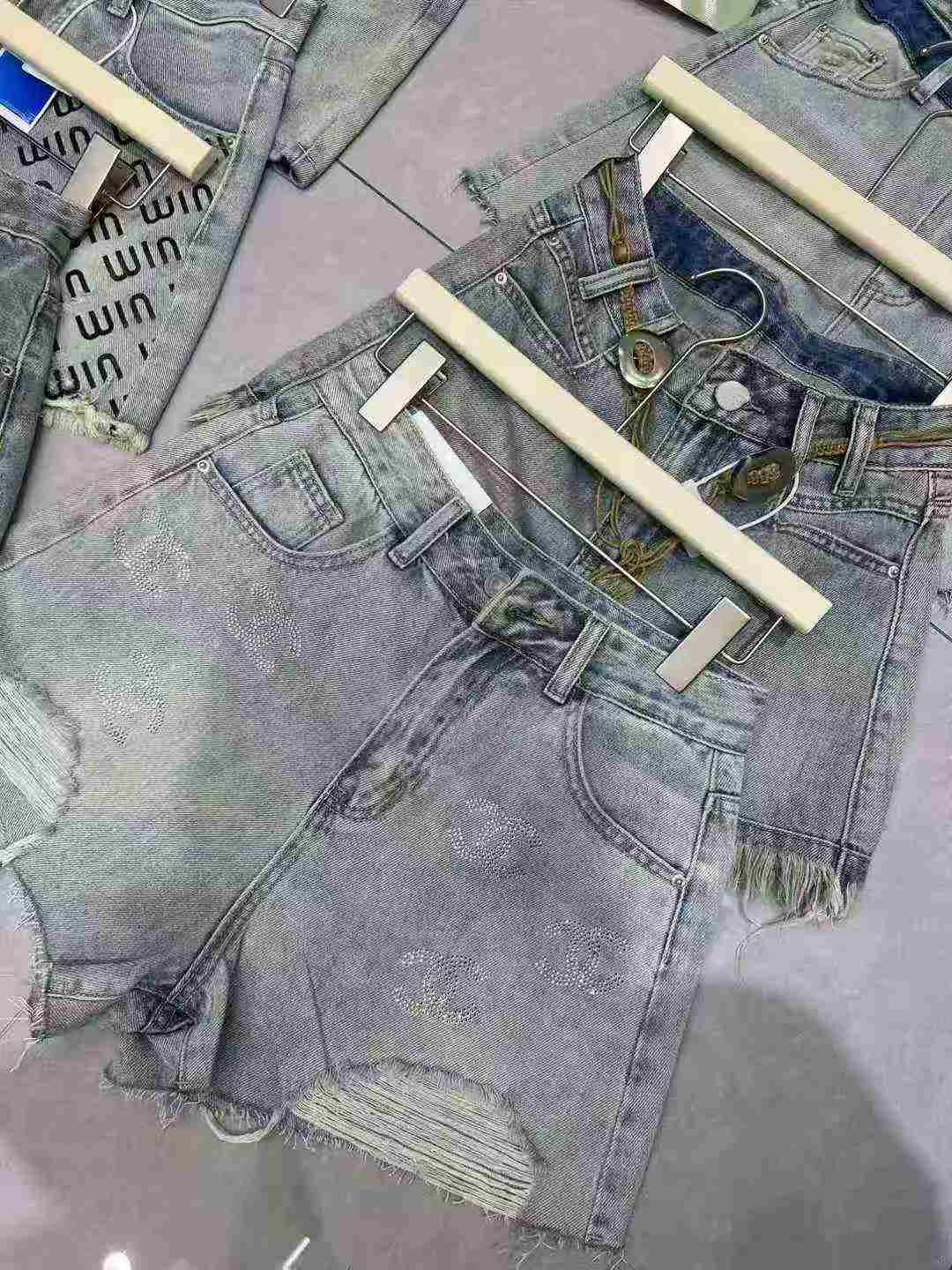 กางเกงขาสั้นและกระโปรงยีนส์ใหม่ คละแบบ คุณภาพสูง 1000 ตัว ขนาด S-XL - Image 5