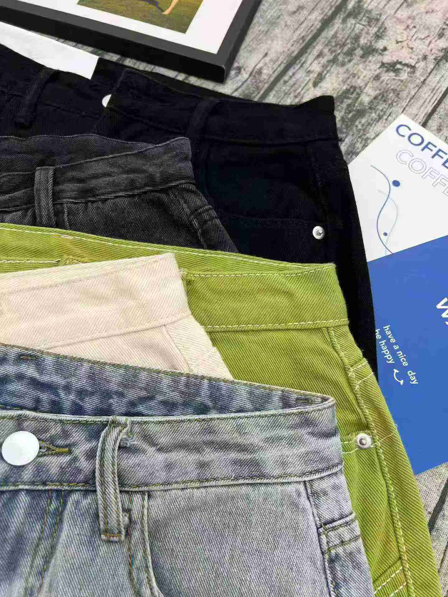 200 SZT. Damska spódnico-spodenka jeansowa z wysokim stanem, nieregularna, z podszewką, fason A, wiosna/lato - Image 3