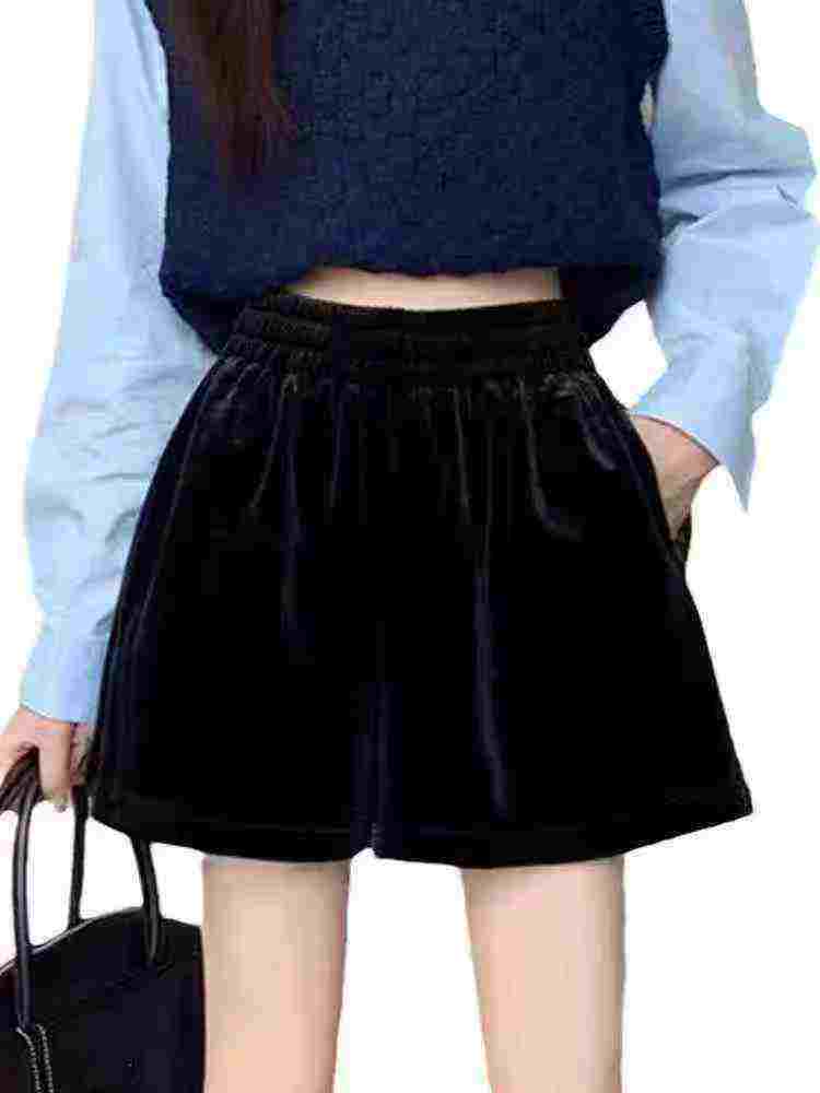 211 Pcs Women's Black Gold Velvet High Waist Wide Leg A-Line Winter Shorts - Image 5
