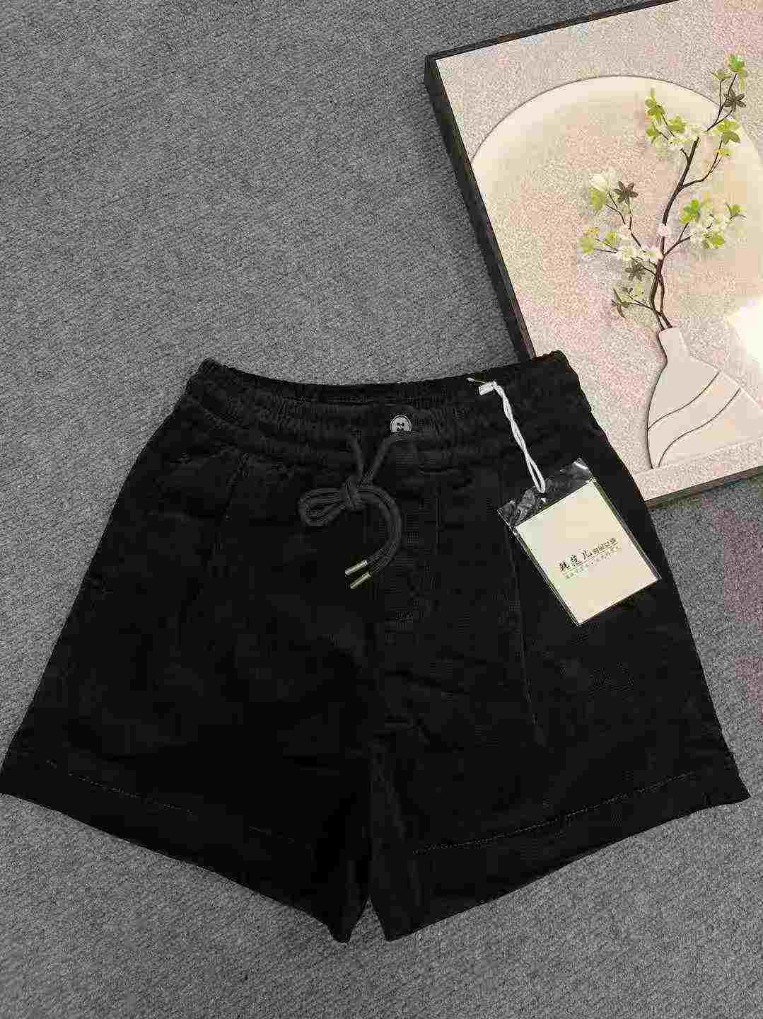 211 Pcs Women's Black Gold Velvet High Waist Wide Leg A-Line Winter Shorts - Image 6