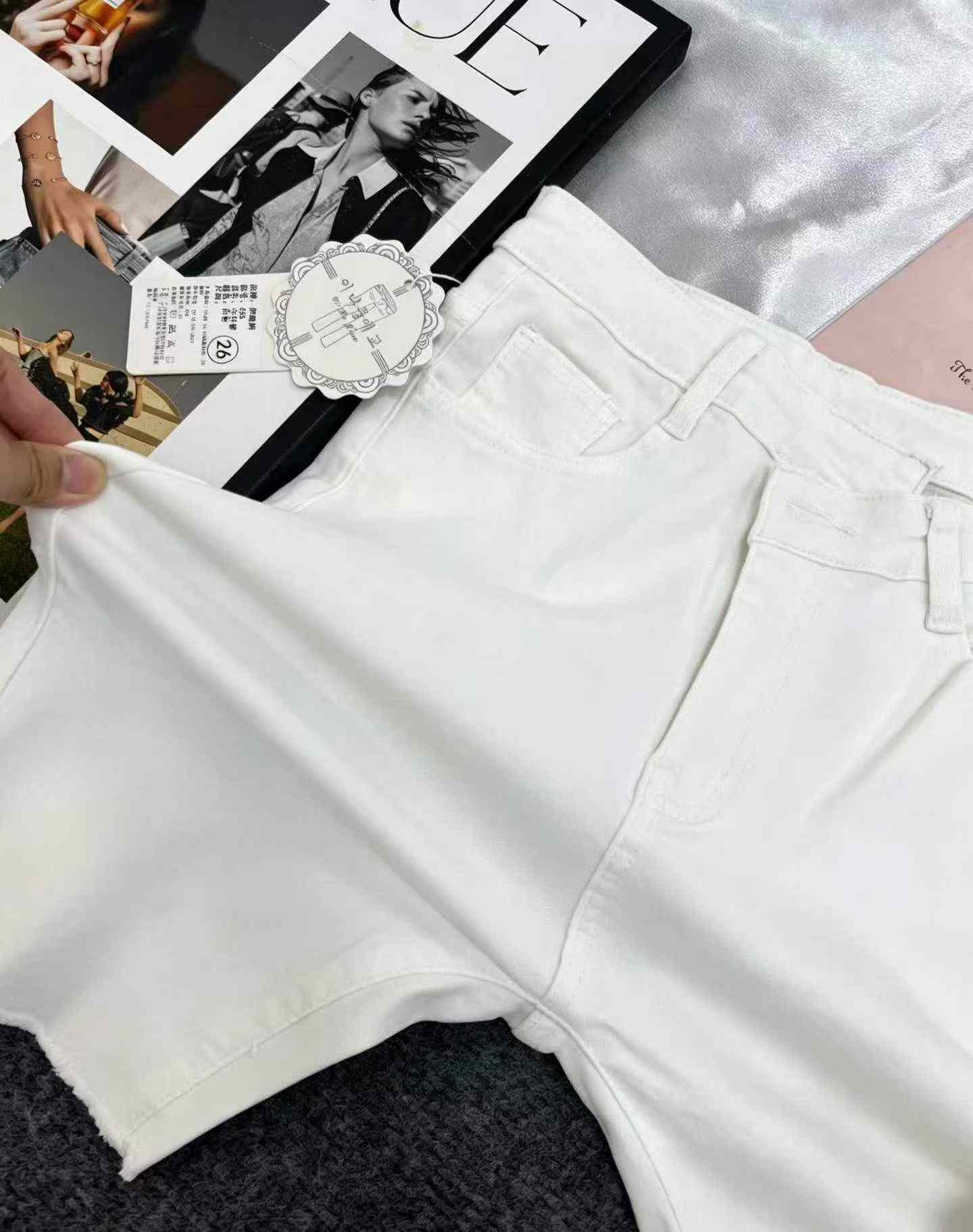 Kadın Yüksek Bel Streç Ham Paçalı Skinny Kot Bisiklet Şortu, 320 Adet - Image 5
