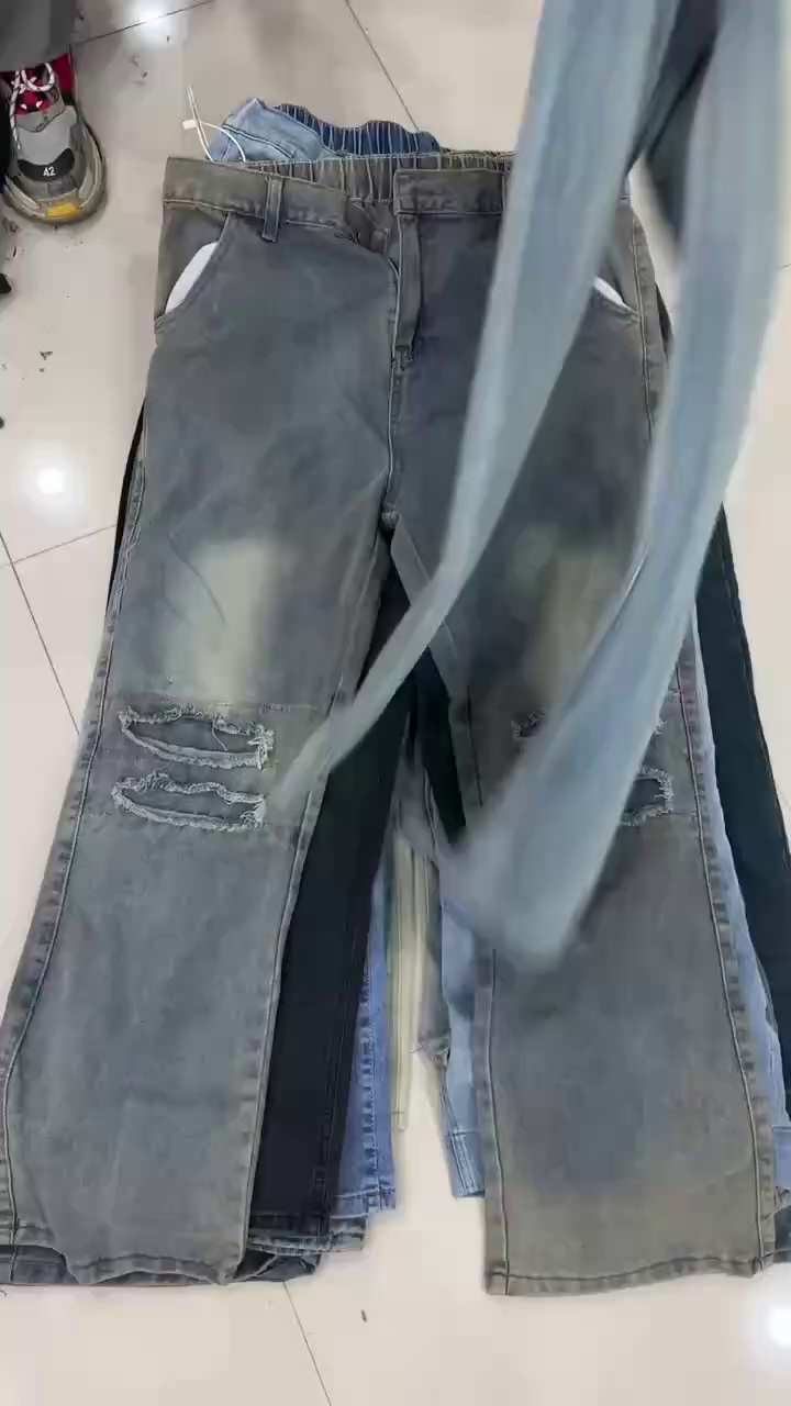 50000 PCS In Stock Mixed Men Women Slightly Defective Jeans, 2000 PCS Per Lot - Image 1