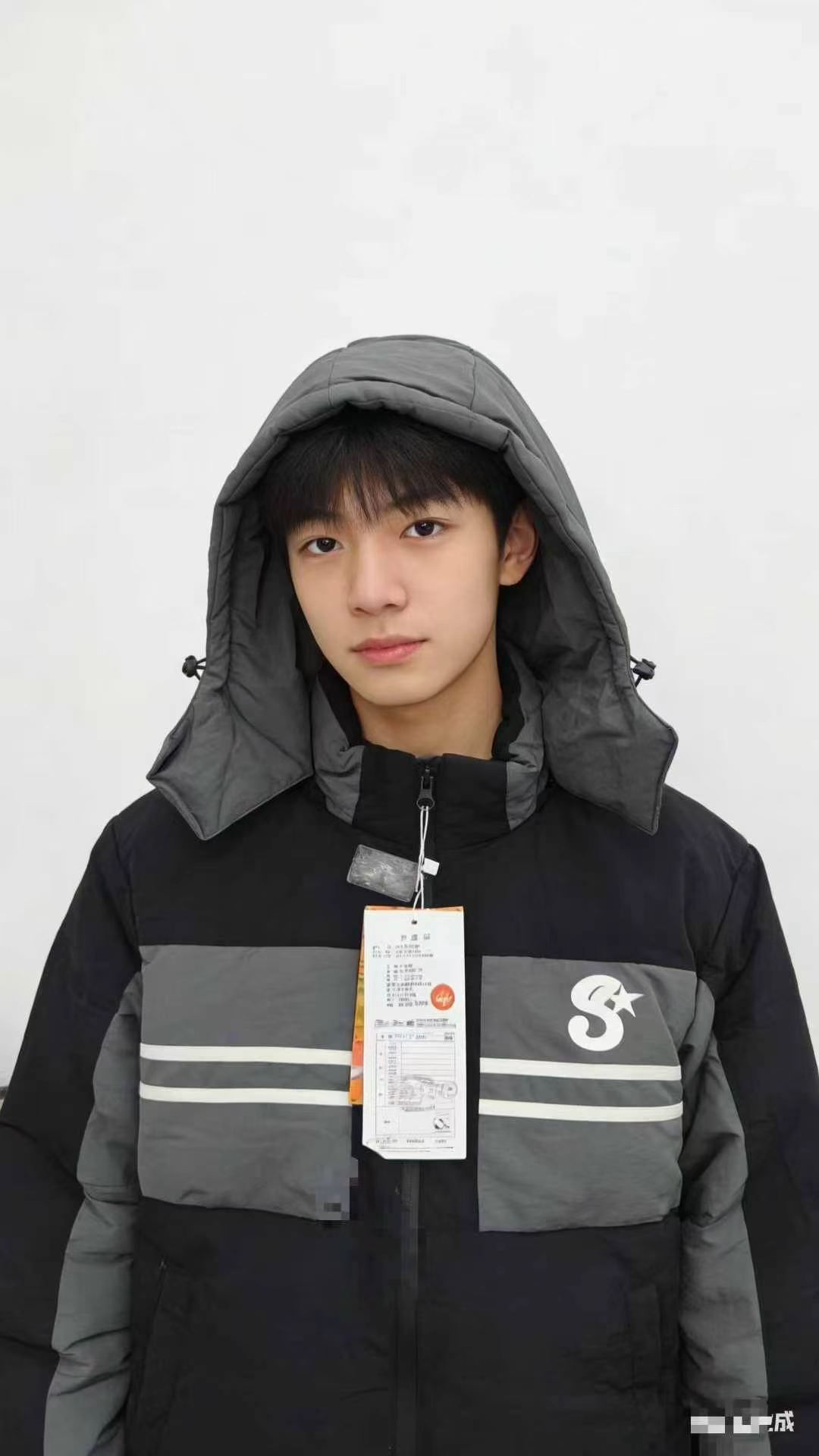 400 Pieces Teen Kids Down Jackets - Image 1