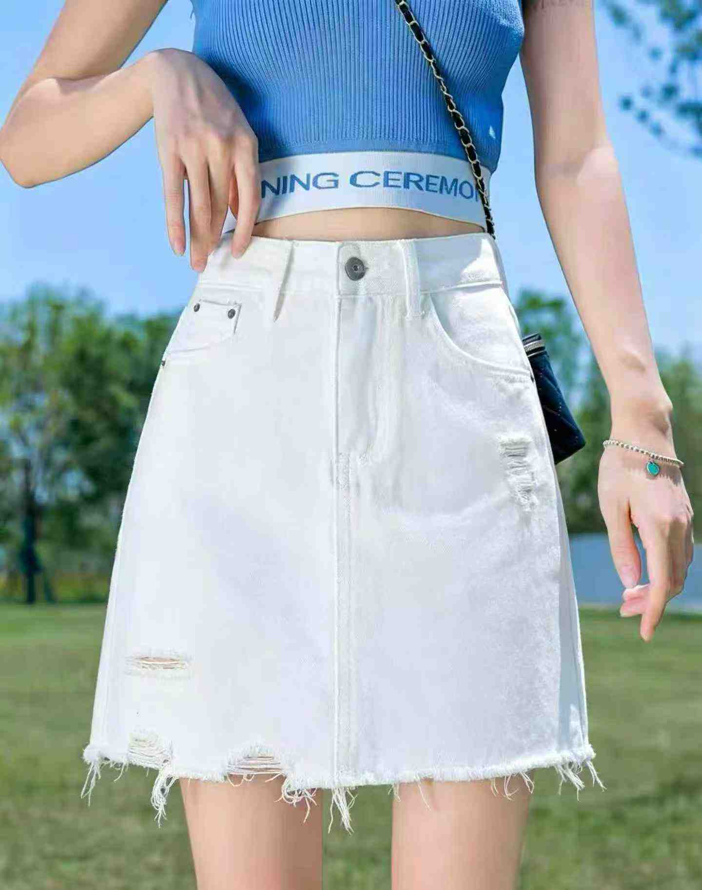 423 Pieces White High Waist Slim A-line Denim Skirt - Image 1