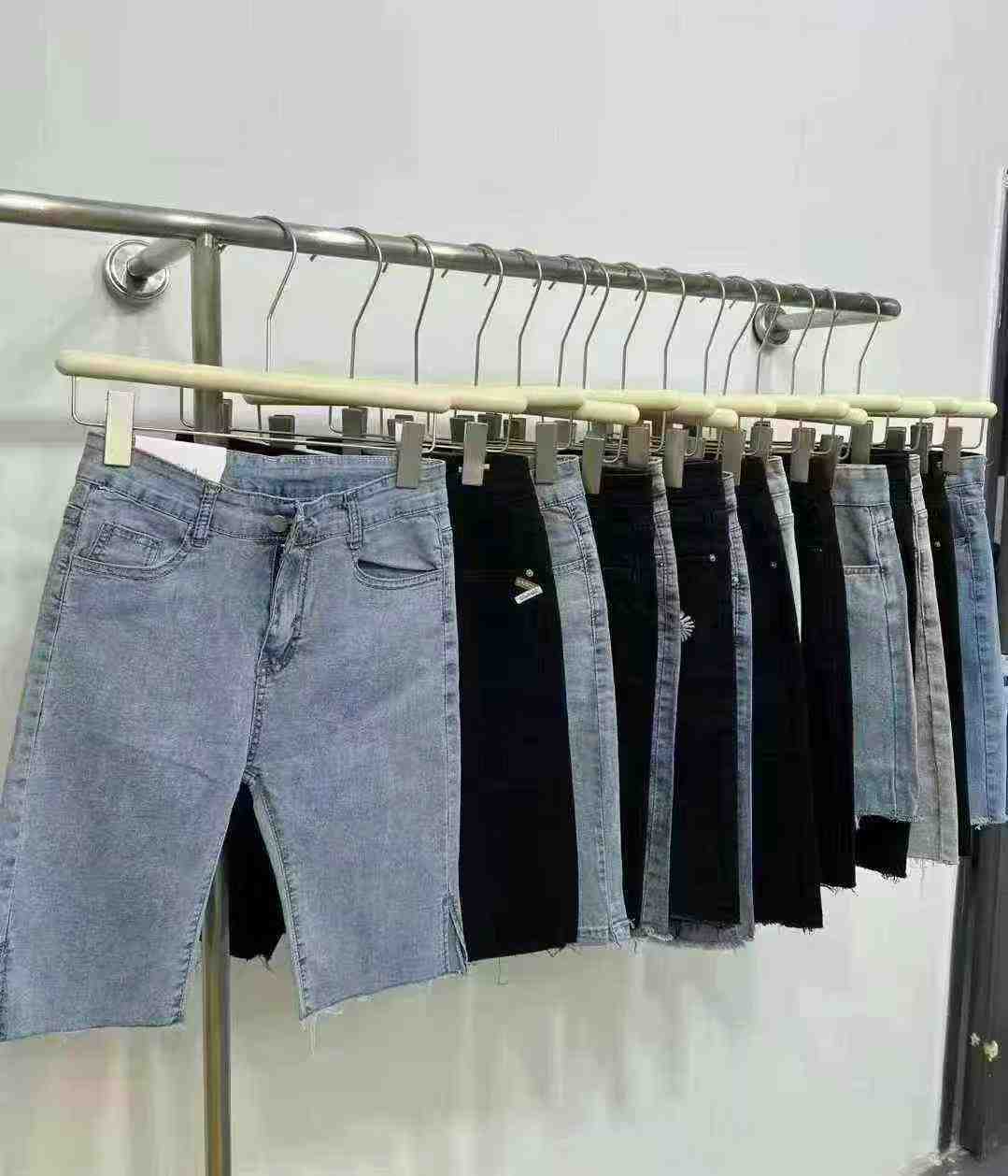 2800 Pieces High Quality Cotton Stretch Women's Denim Shorts - Image 1