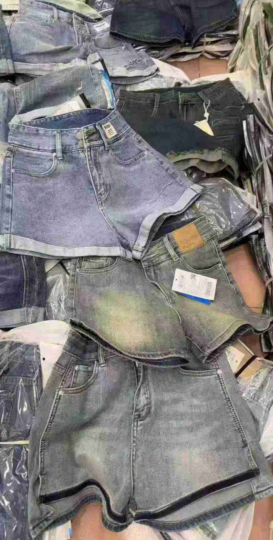 Wholesale Overstock 3000+ Pieces Summer Light Denim Bottoms - Image 1
