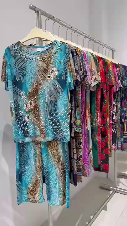 5000 Sets Wholesale Women's Plus Size Loose Ice Silk 2-Piece Outfit with Capri Pants, 2XL-4XL - Image 1