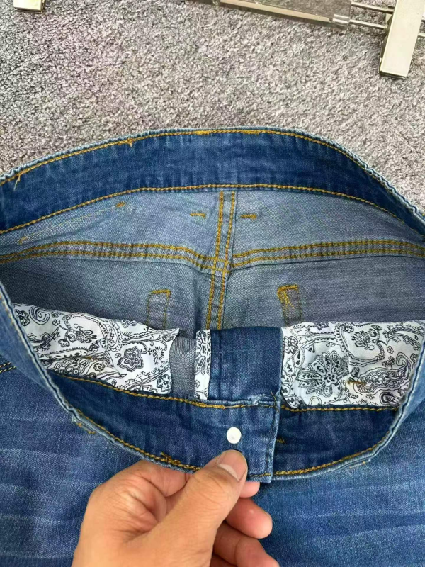 320 Pcs Men's High Elastic Business Denim Shorts - Image 1