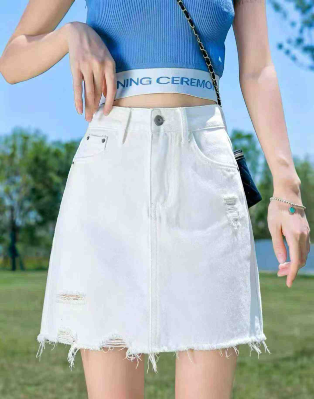 423 Pieces White High Waist Slim A-line Denim Skirt - Image 1