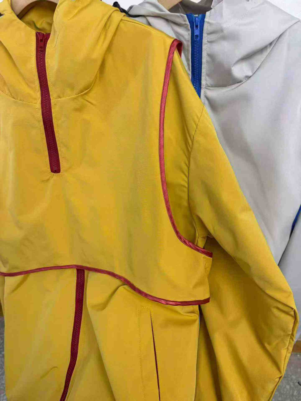 265 Pcs High Quality Unisex American Trendy 2-in-1 Cargo Windbreaker Jacket - Image 1
