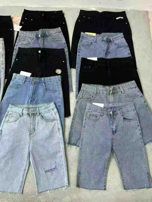 2800 Pieces High Quality Cotton Stretch Women's Denim Mid-length Shorts - Image 1