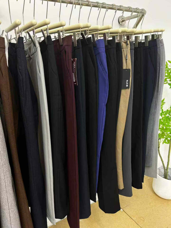 Toptan Kadın Klasik Pantolon Lotu, 2.680 Adet, S-5XL - Image 1