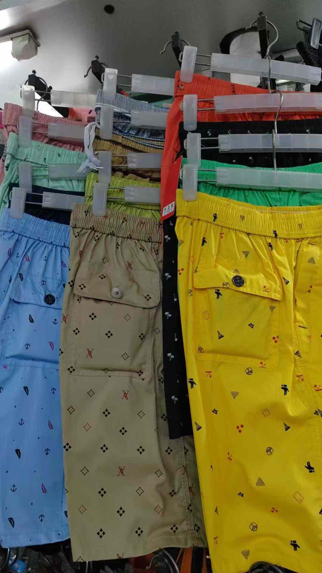 Wholesale Men's Washed Cotton Knee-Length Pants, One Size Fits 100-160LBS, Mixed Colors, MOQ 100 PCS at 10.4 CNY - Image 2