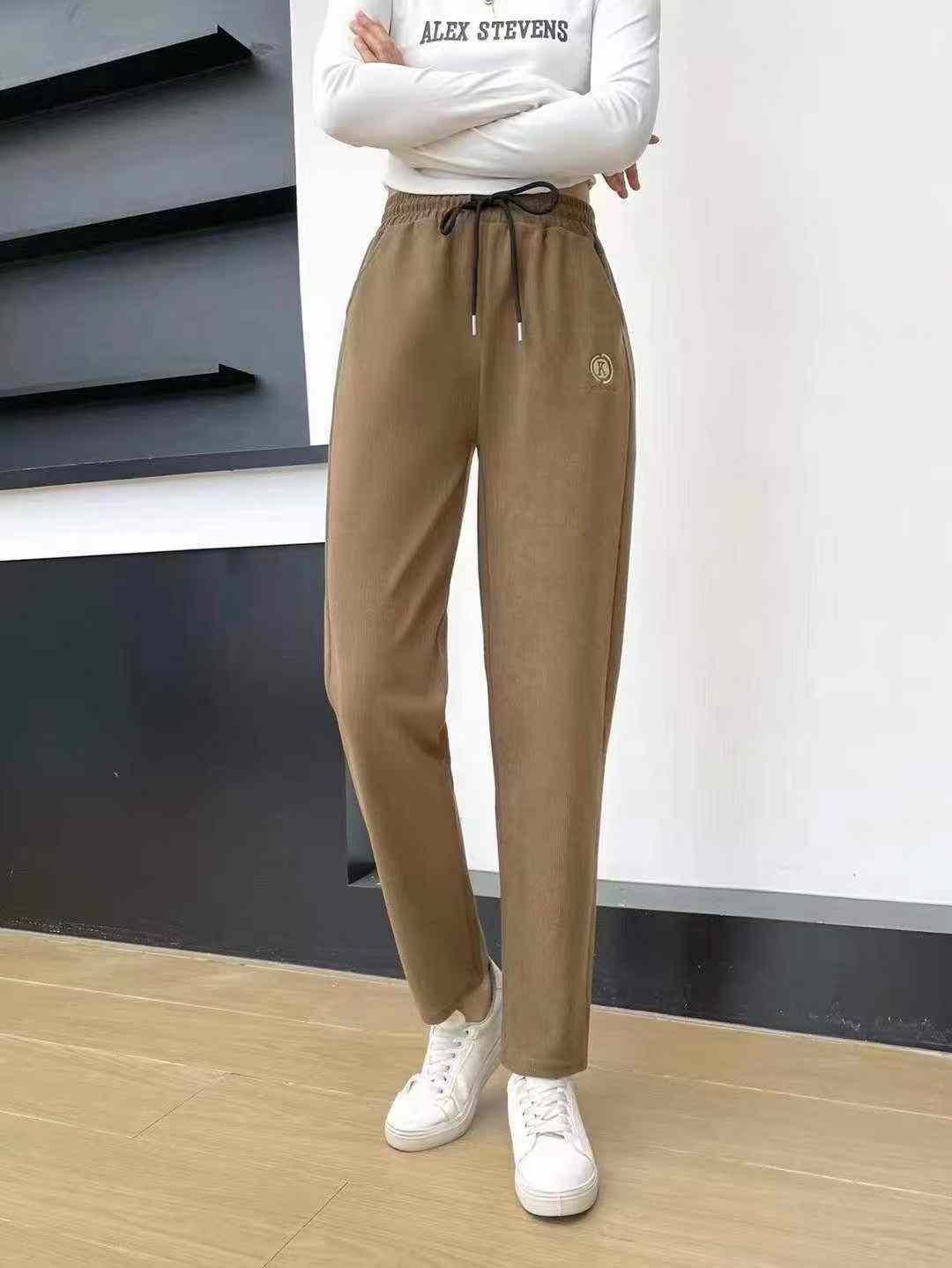 Bulk Wholesale Women's Fall Cotton Velvet Harem Pants | Embroidered K Logo, 4 Colors, Plus Sizes 2XL-5XL, Stock Lot Pricing: 14.8 CNY/PC (1600pcs), 15.3 CNY/PC (100pcs+) - Image 2
