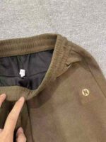 Autumn Molar Velvet Mom Pants (Straight Hem, with Pockets) - 800 Pieces Full Stock Clearance at 16.3 CNY/Piece, 4 Colors & Sizes 2XL-5XL - Image 6