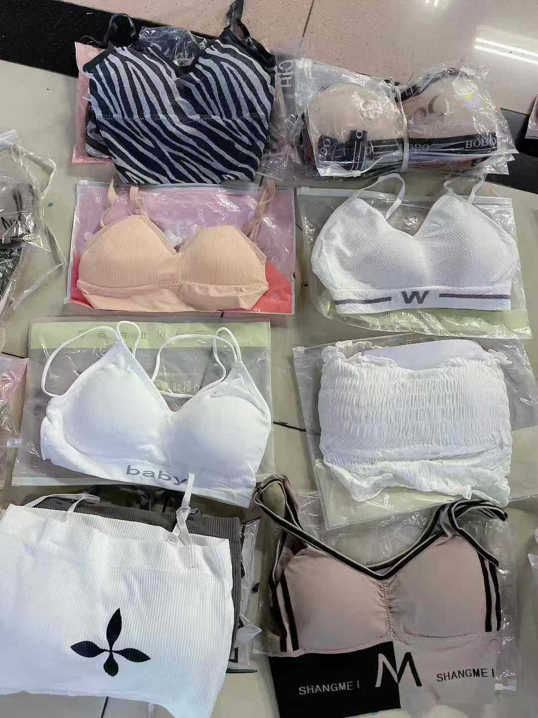 Wholesale Chinese Stock Lot: New Seamless Bralettes with Chest Pads (1870 Pieces Clearance) - Image 2