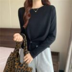 Chinese Clothing Stock Lot: Korean Style Spring Plain Irregular Hem Crew Neck Long Sleeve Knit Tops - 282 Pcs, Multi-Color, Bulk Wholesale - Image 5