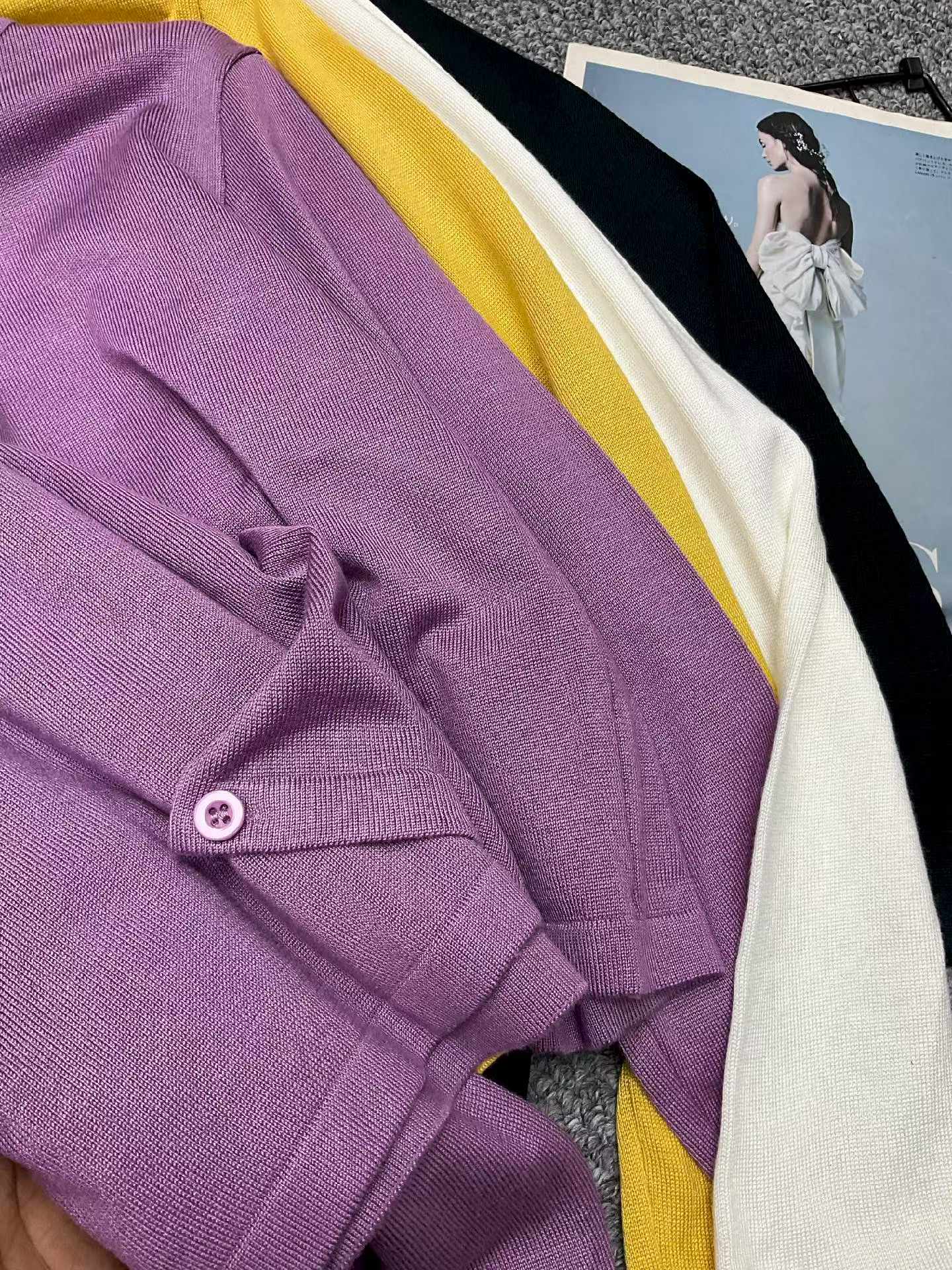 Chinese Clothing Stock Lot: Korean Style Spring Plain Irregular Hem Crew Neck Long Sleeve Knit Tops - 282 Pcs, Multi-Color, Bulk Wholesale - Image 2