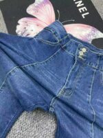 Chinese Clothing Stock Lots: Spring & Autumn High Stretch Loose Multi-Button Micro-Flare Denim Pants, S-2XL, ~80pcs, Full Bulk Wholesale @16.3 CNY/Piece - Image 2