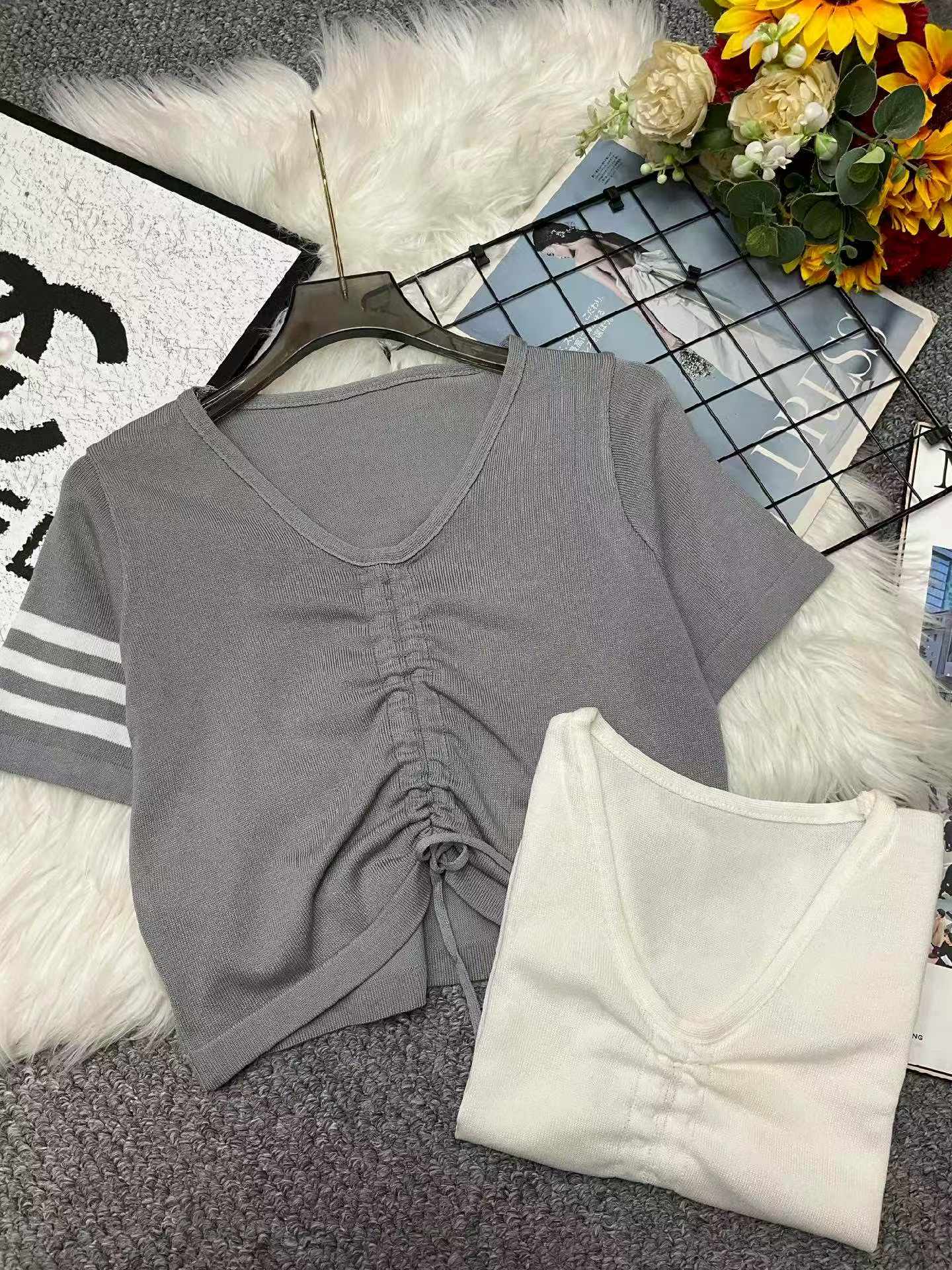 365pcs Summer Seductive V-neck Drawstring Knit Short Sleeve Tops | Soft Stretchy One Size | Chinese Clothing Stock Lot | Bulk Wholesale Export CNY6.4/pc - Image 2