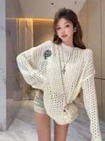 Spring New Loose Trendy Crew Neck Cutout Long Sleeve Knit Tops - 458 Pcs, 3 Colors (Mainly Grey, Few White), One Size, Soft Stretch Fabric | 7.4 CNY/Pc | Bulk Clothing Wholesale - Image 4