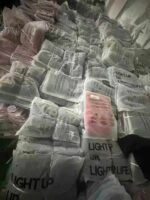 Over 1200 Peach Hip Yoga Pants (Sizes M-XL) - In-store Quality, 3D Slim Fit, Bulk Stock Lot for Wholesale Export, 4.0 CNY/PC Full Clearance - Image 9