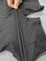 Over 1200 Peach Hip Yoga Pants (Sizes M-XL) - In-store Quality, 3D Slim Fit, Bulk Stock Lot for Wholesale Export, 4.0 CNY/PC Full Clearance - Image 3