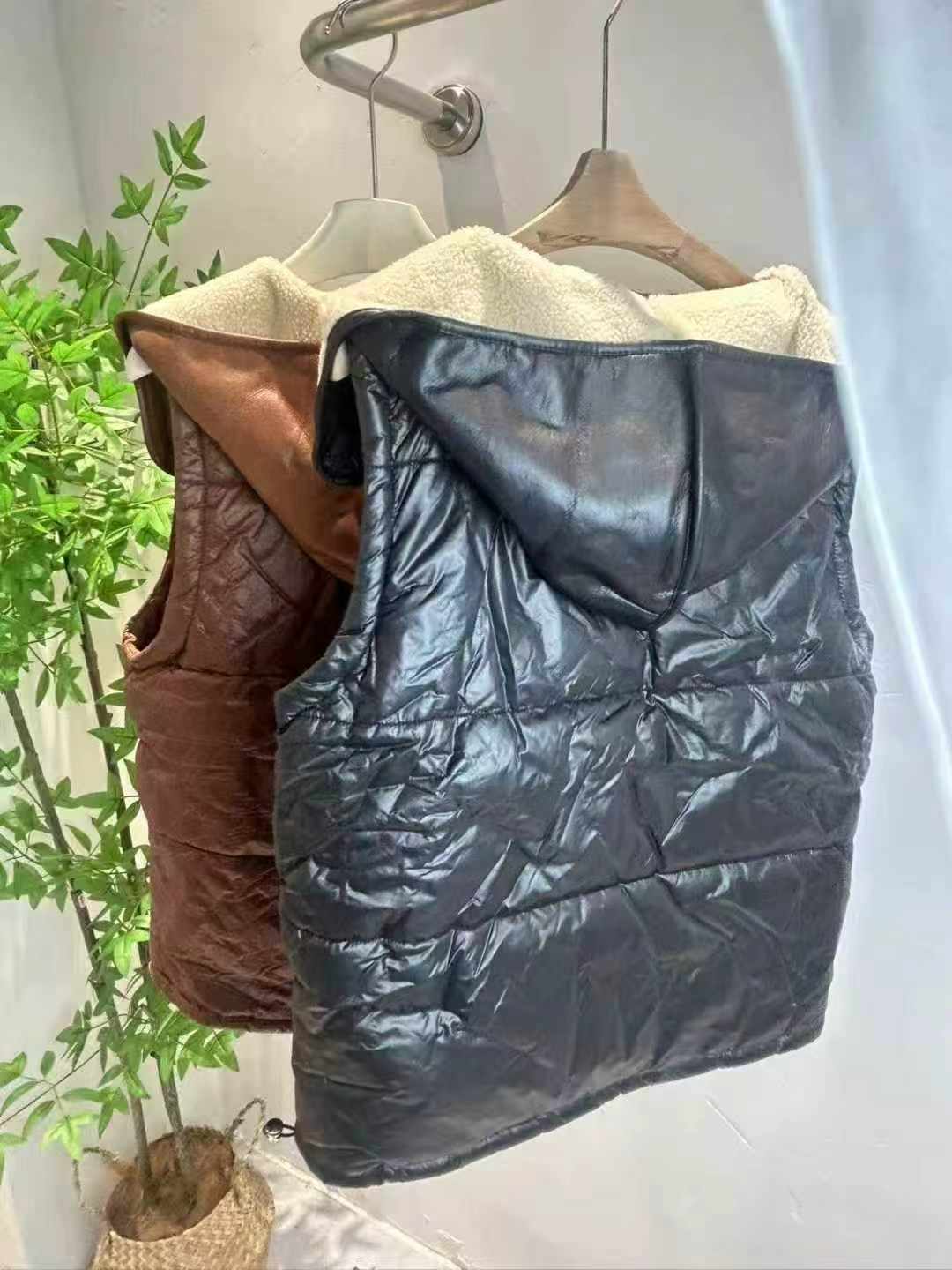 120 Pcs Unisex Oversized Hooded Sherpa Cotton Vests, S-2XL, With Tags & Individual Packaging, No Defects, Bulk Wholesale Full Clearance @20.4 CNY - Image 2