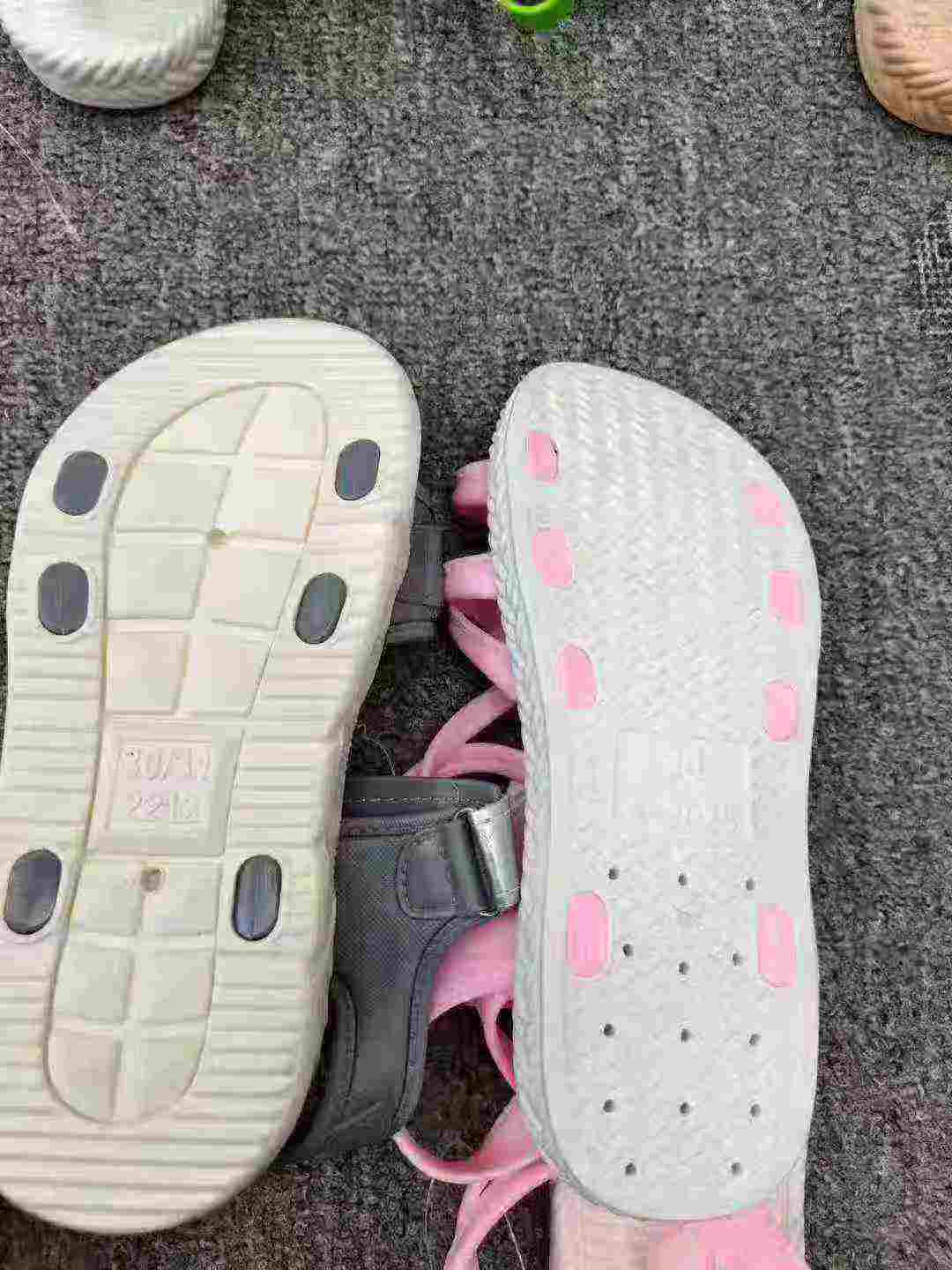 Clearance Kids' Sandals & Beach Shoes - Chinese Clothing Stock Lots | Bulk Wholesale Export - Image 2