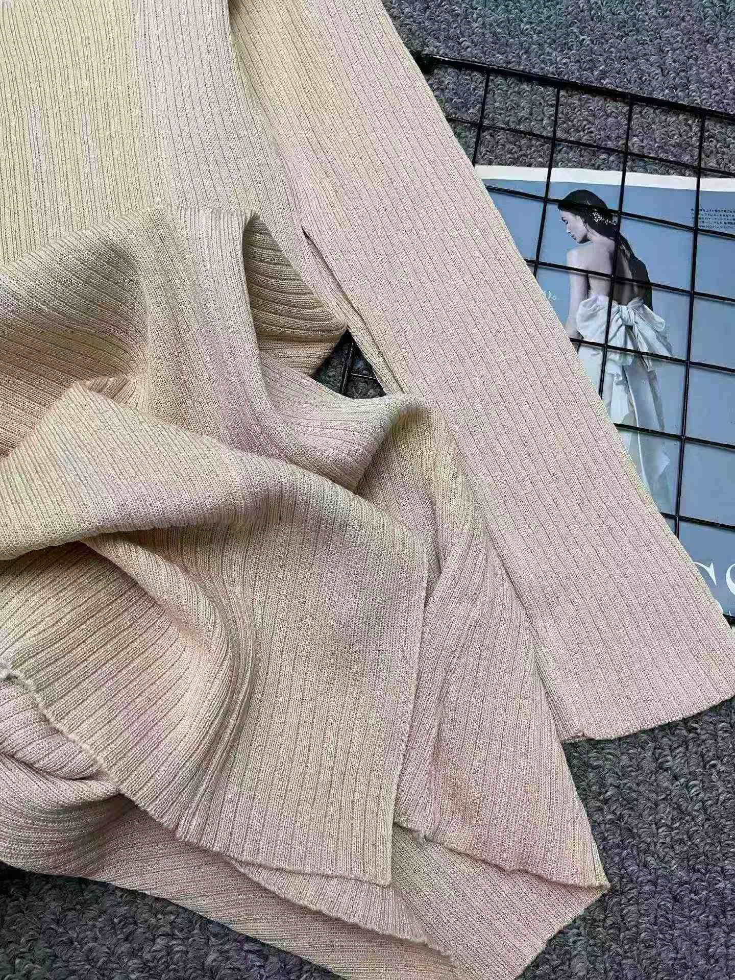 Wholesale Chinese Clothing Stock Lot: Spring Sexy Bodycon Split Hem Knit Dresses (Approx 40pcs) - One Size, Soft Stretchy Fabric, Individually Packed, CNY6.4/PC - Image 2